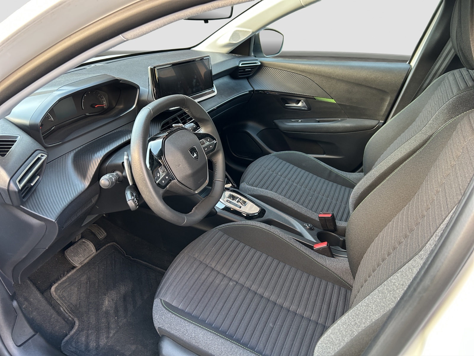 PEUGEOT 208 1.2 PureTech Active EAT8 - NAVI - LED - Einparkhilfe hinten - Sitzheizung-image-5