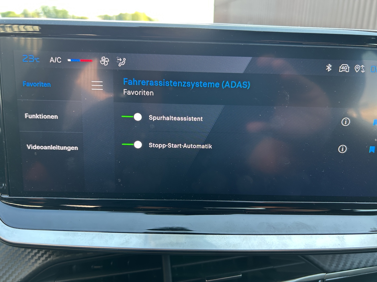 PEUGEOT 208 1.2 PureTech Active EAT8 - NAVI - LED - Einparkhilfe hinten - Sitzheizung-image-13