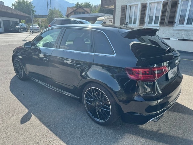 AUDI S3 Sportback 2.0 T FSI quattro S-Tronic-image-4