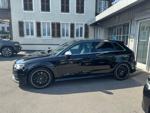 AUDI S3 Sportback 2.0 T FSI quattro S-Tronic-image-5