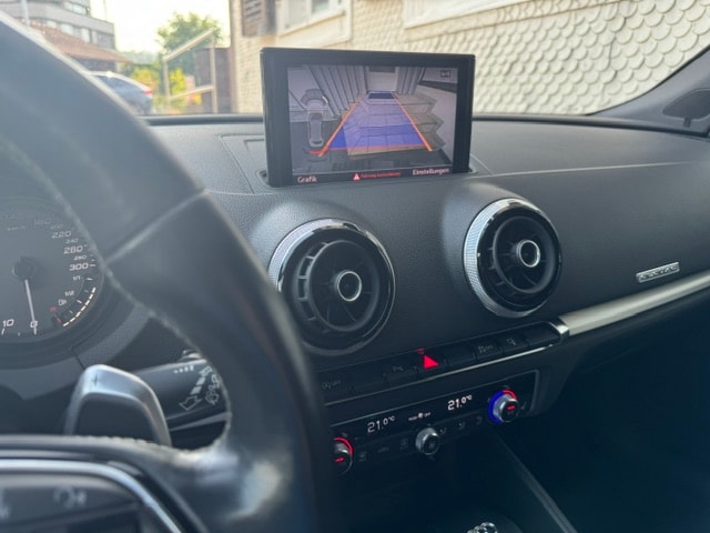 AUDI S3 Sportback 2.0 T FSI quattro S-Tronic-image-13