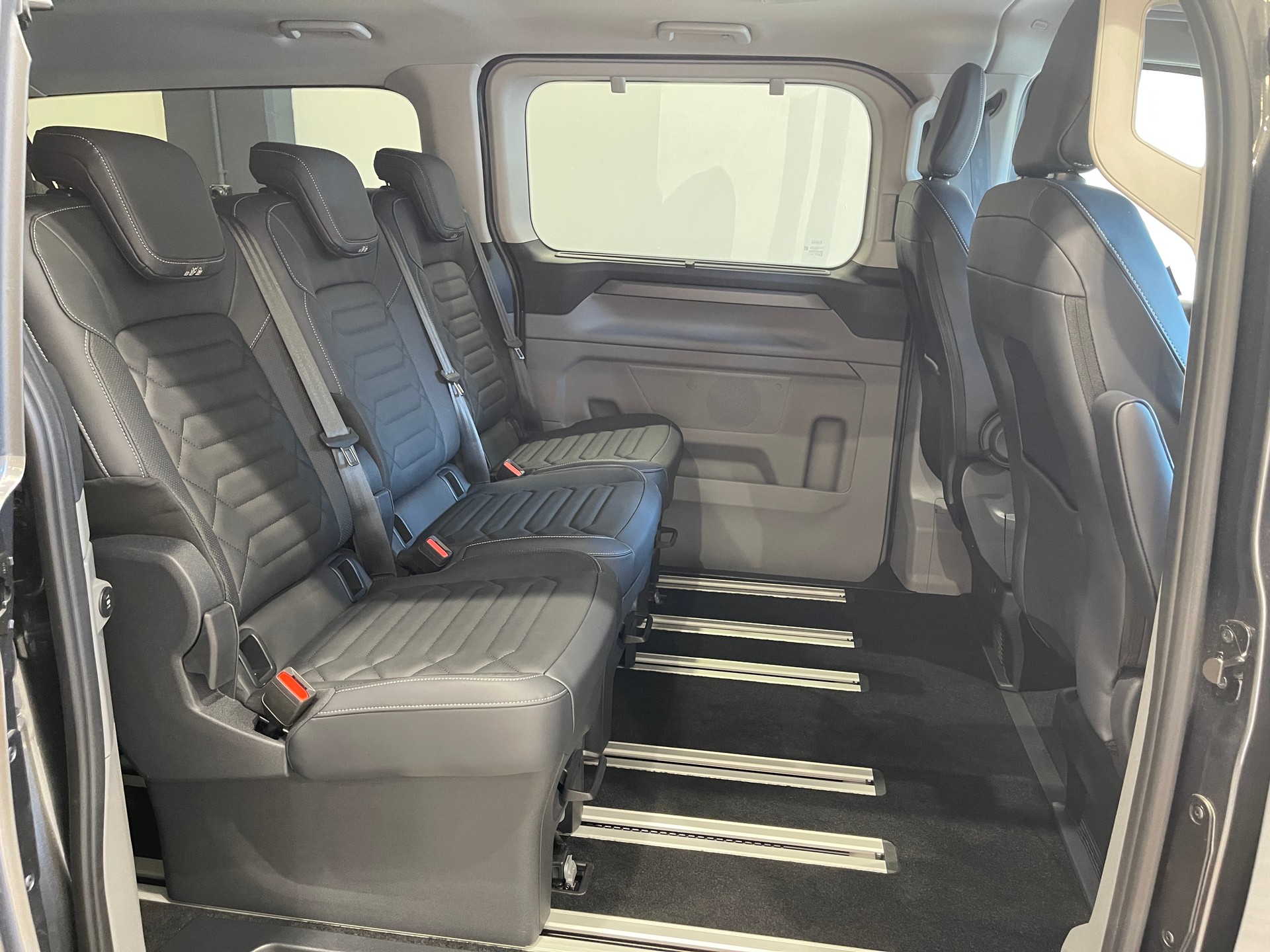 FORD Tourneo Bus 320 L2H1 TitaniumX Automat *5 JAHRE GARANTIE*-image-16