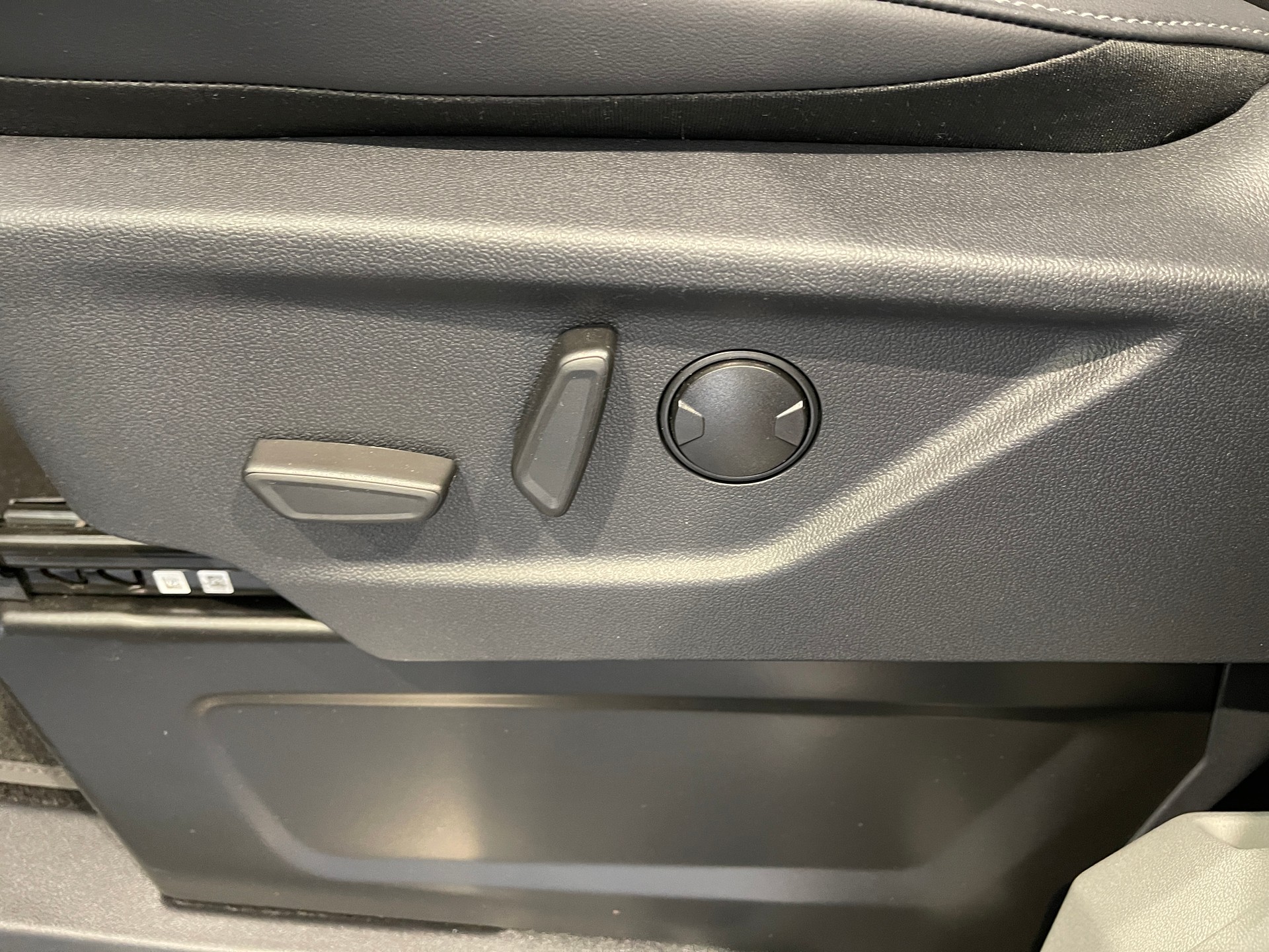 FORD Tourneo Bus 320 L2H1 TitaniumX Automat *5 JAHRE GARANTIE*-image-9