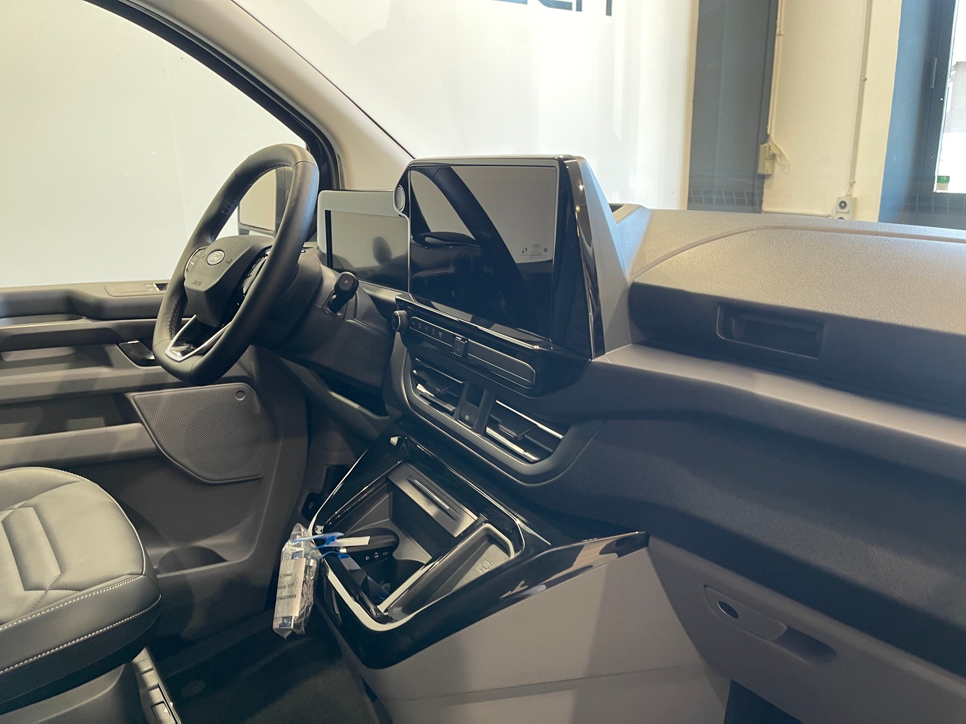 FORD Tourneo Bus 320 L2H1 TitaniumX Automat *5 JAHRE GARANTIE*-image-15