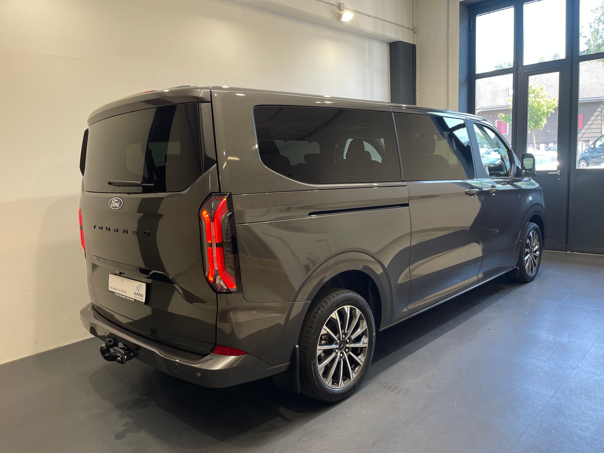 FORD Tourneo Bus 320 L2H1 TitaniumX Automat *5 JAHRE GARANTIE*-image-5