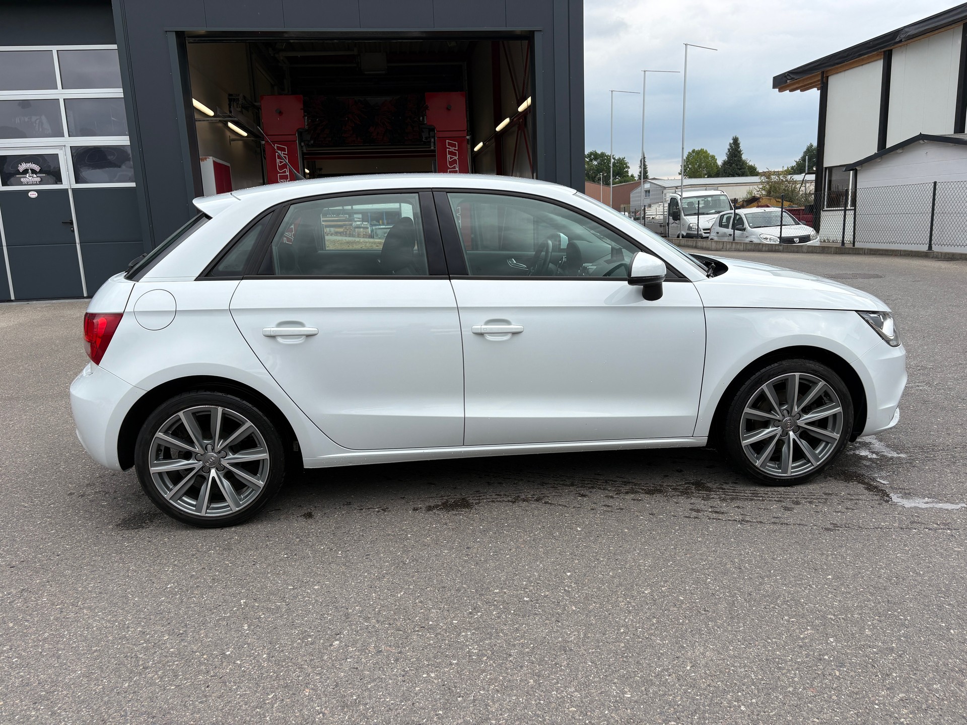 AUDI A1 Sportback 1.4 TFSI Ambition S-tronic-image-6