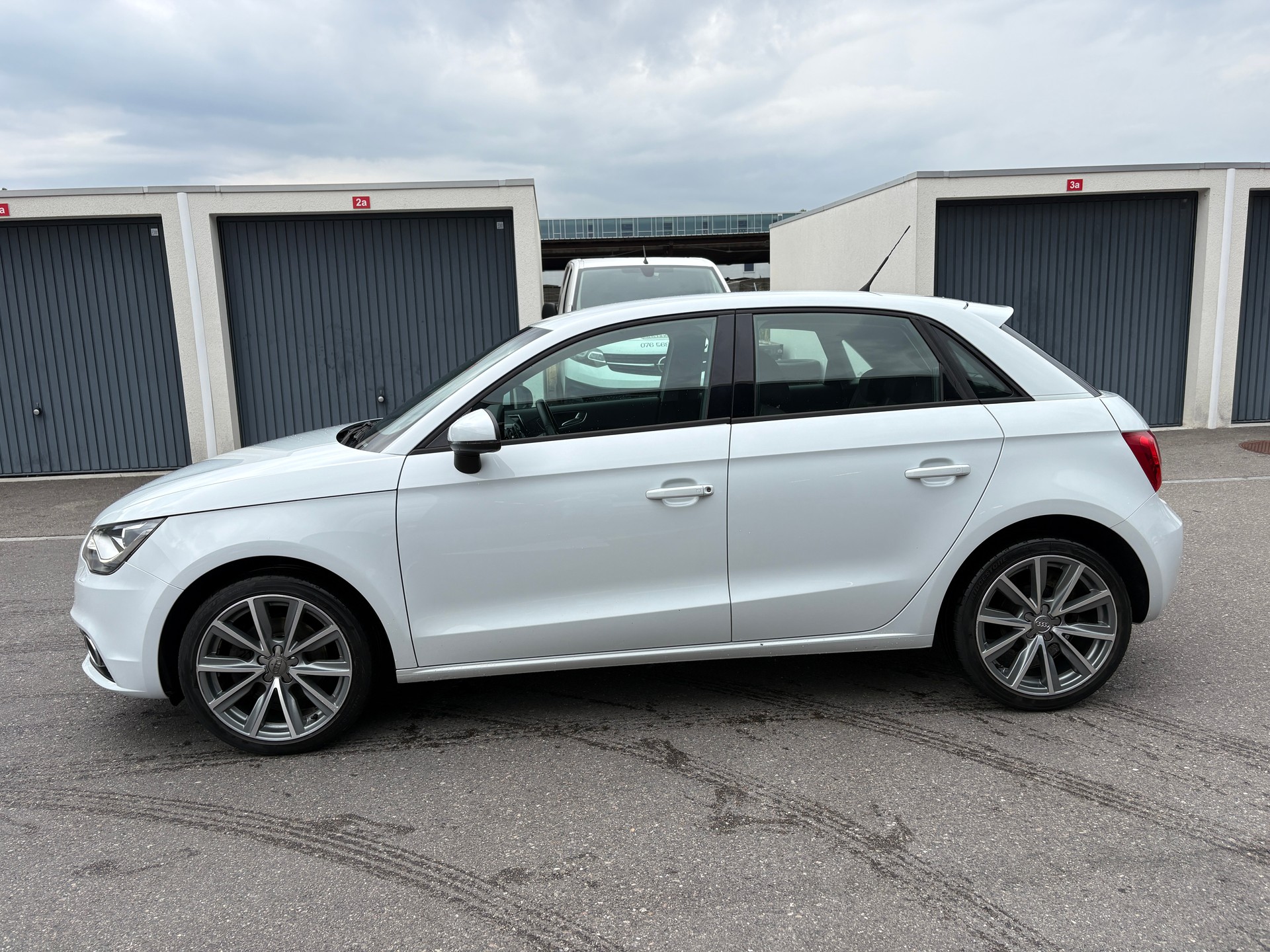 AUDI A1 Sportback 1.4 TFSI Ambition S-tronic-image-2