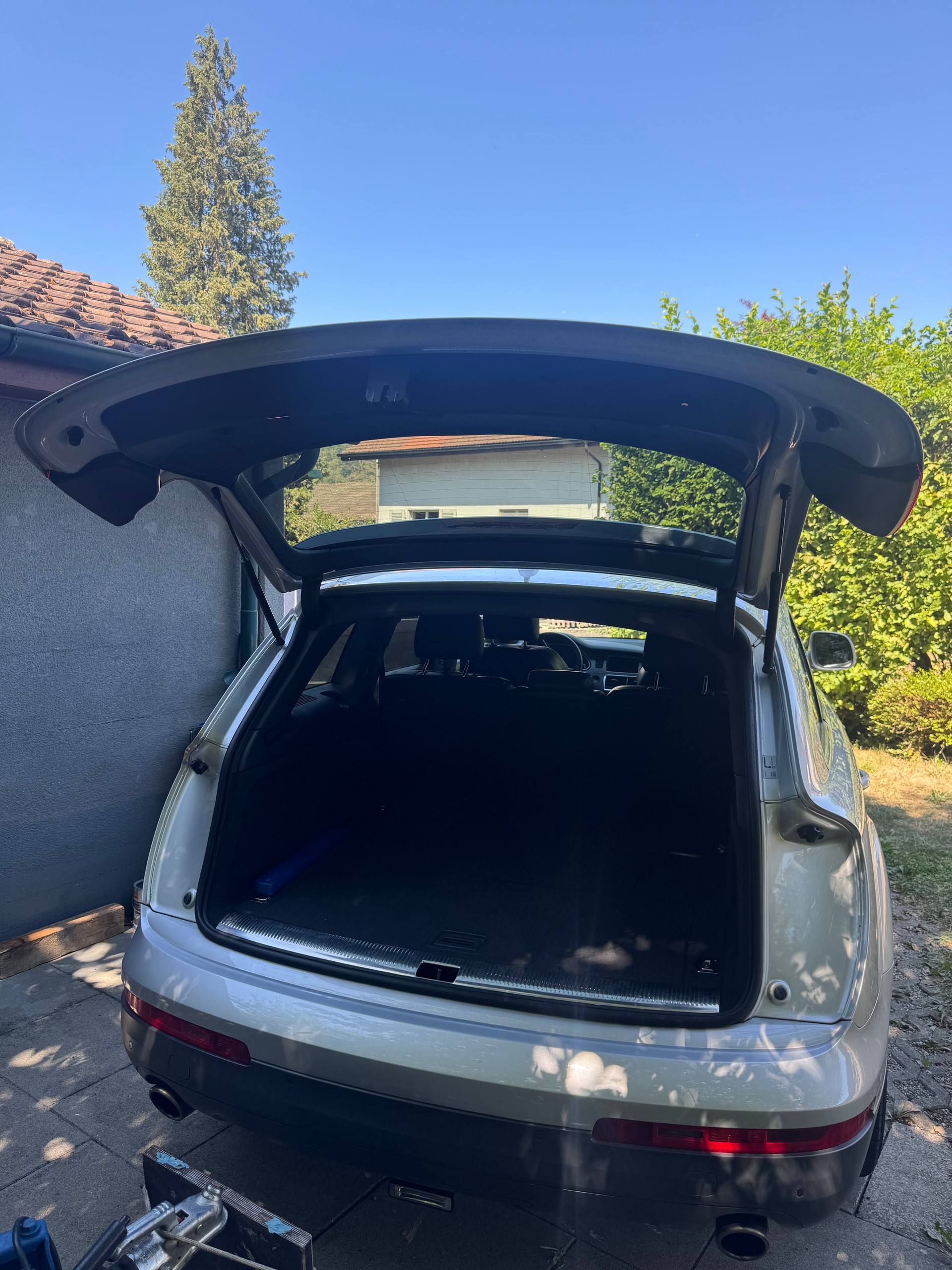 AUDI Q7-image-12