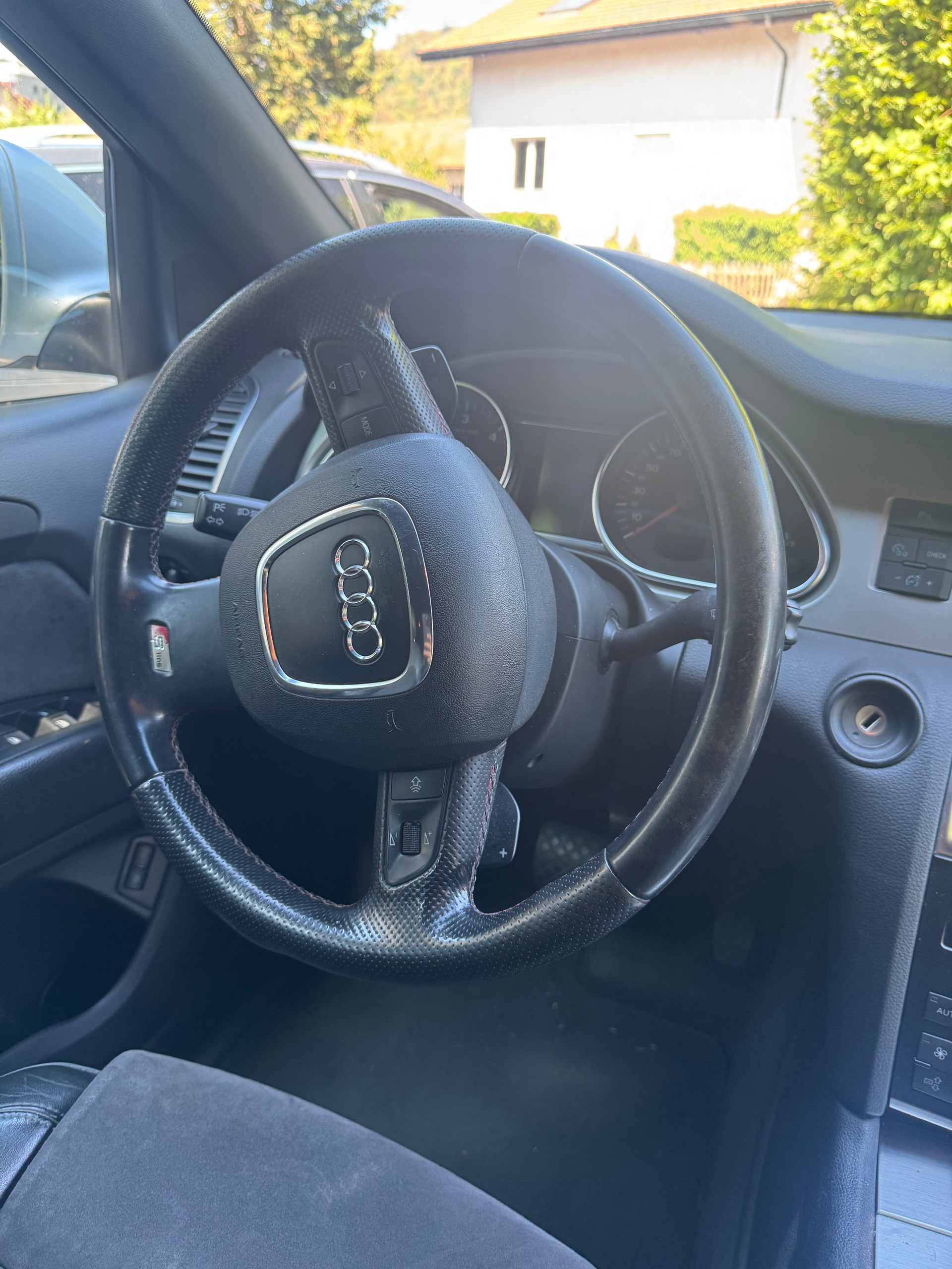 AUDI Q7-image-6