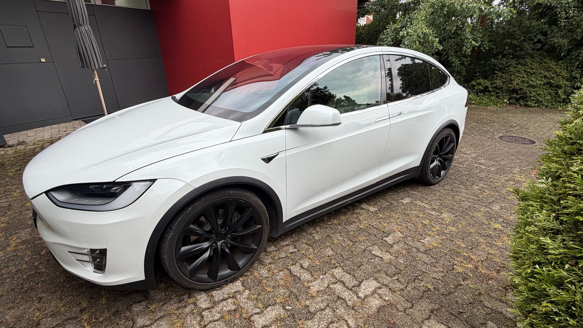 TESLA Model X Maximale Reichweite - 6 Sitze-image-0