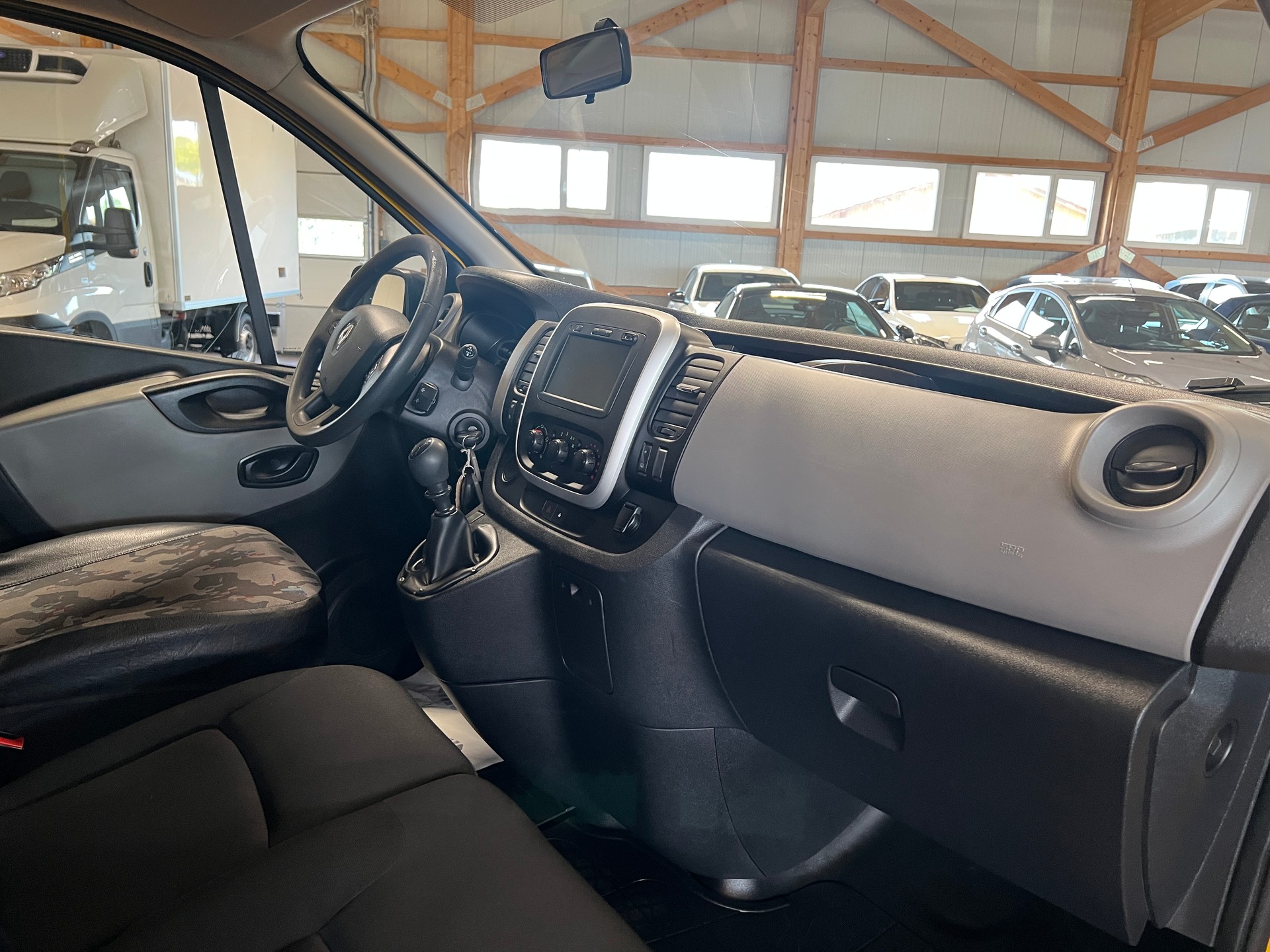 RENAULT Trafic 1.6 ENERGY TwinT. dCi145 2.9t Business L1H1-image-13