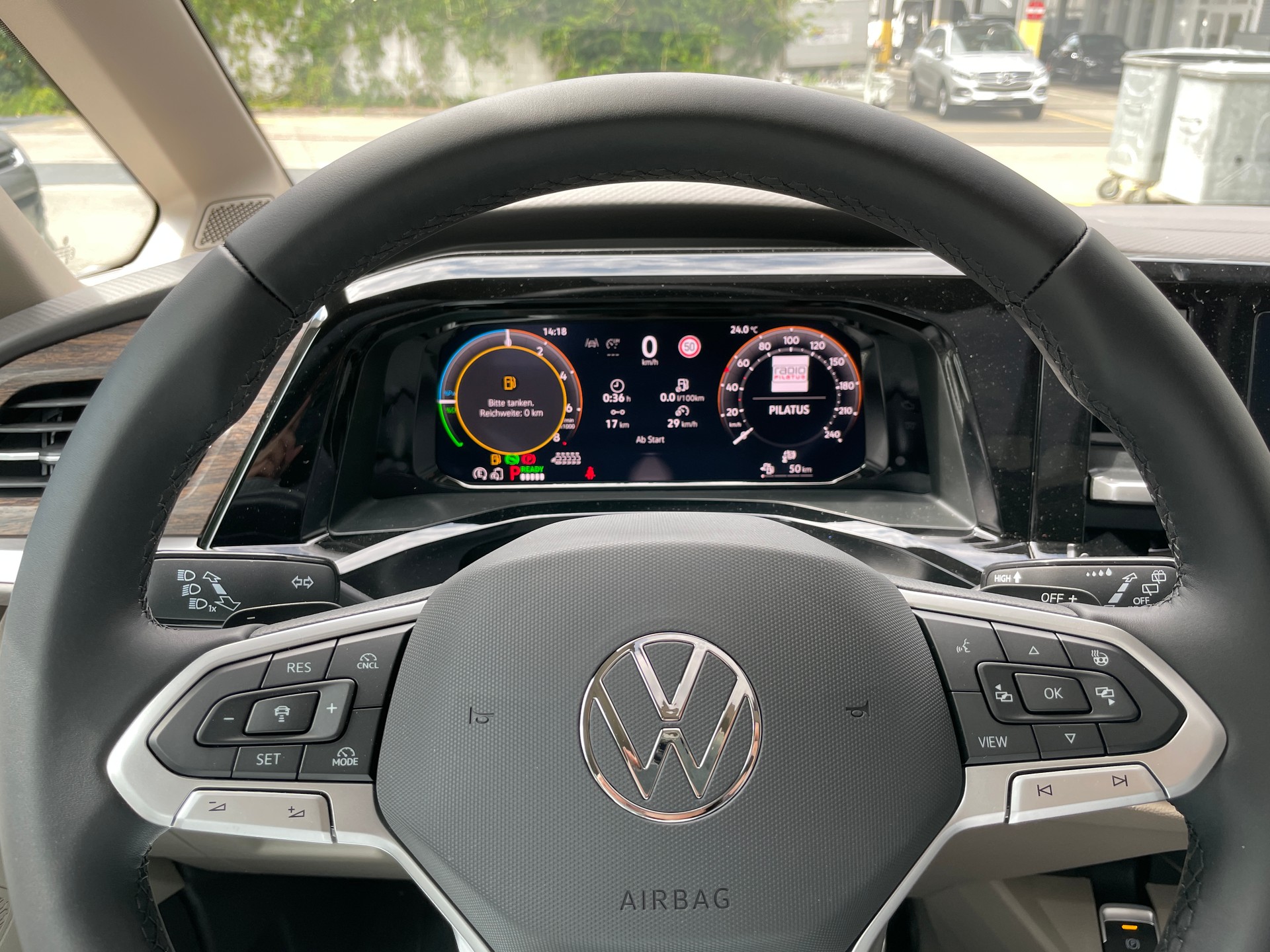 VW Multivan 1.5 eHybrid Style Lang DSG 4Motion mit AHK-image-27