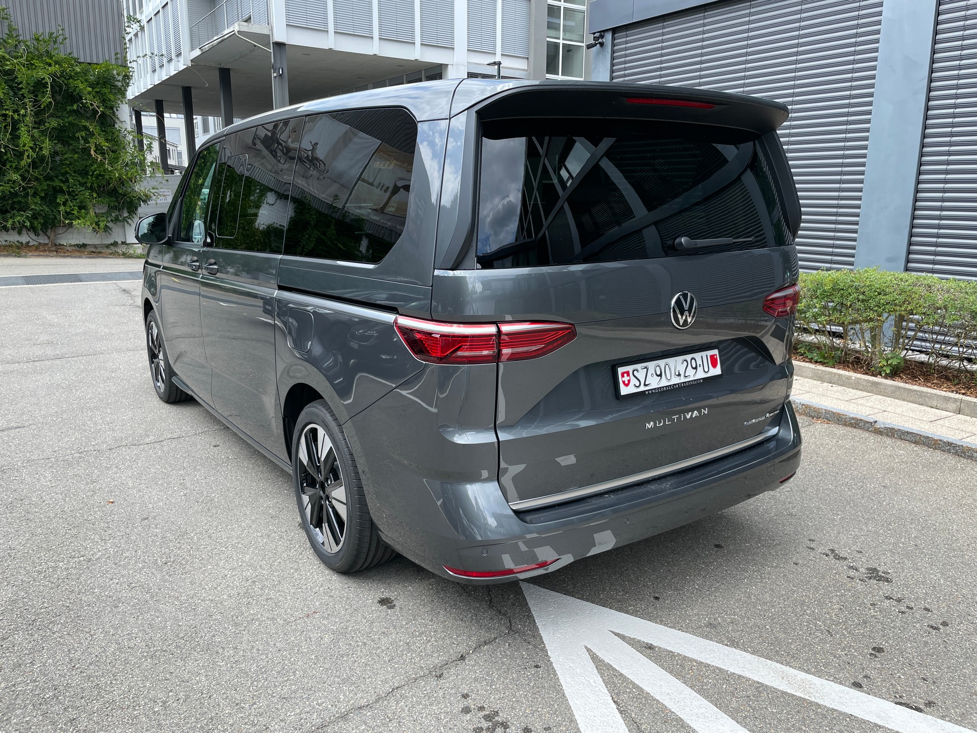 VW Multivan 1.5 eHybrid Style Lang DSG 4Motion mit AHK-showroom-element-2