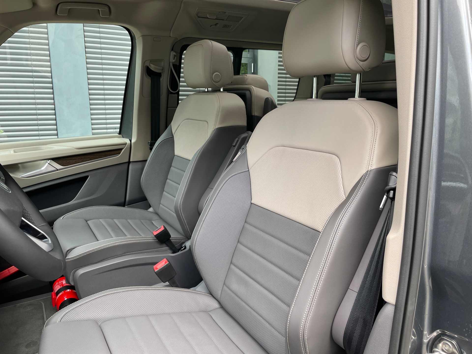 VW Multivan 1.5 eHybrid Style Lang DSG 4Motion mit AHK-image-17
