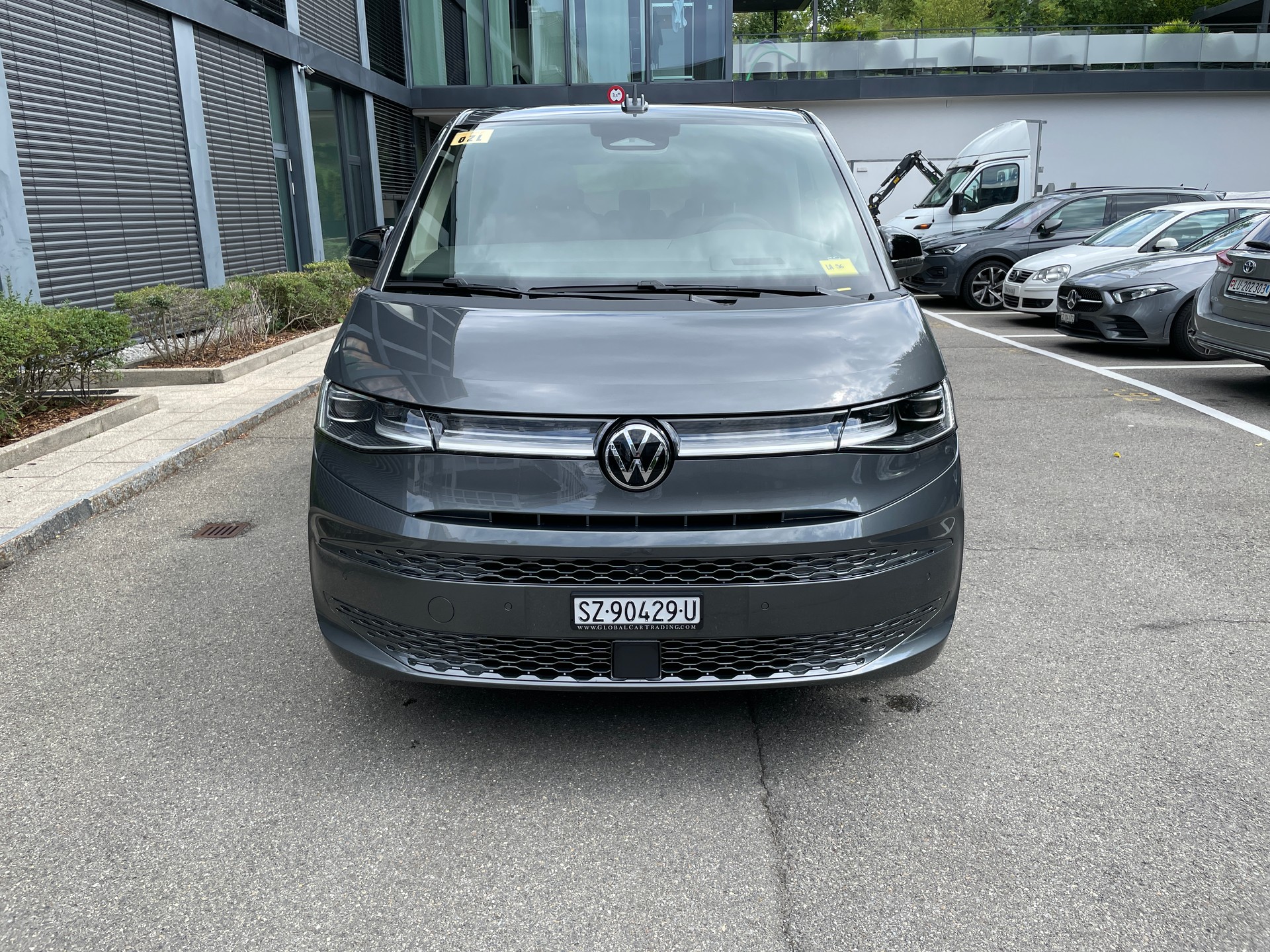 VW Multivan 1.5 eHybrid Style Lang DSG 4Motion mit AHK-image-9