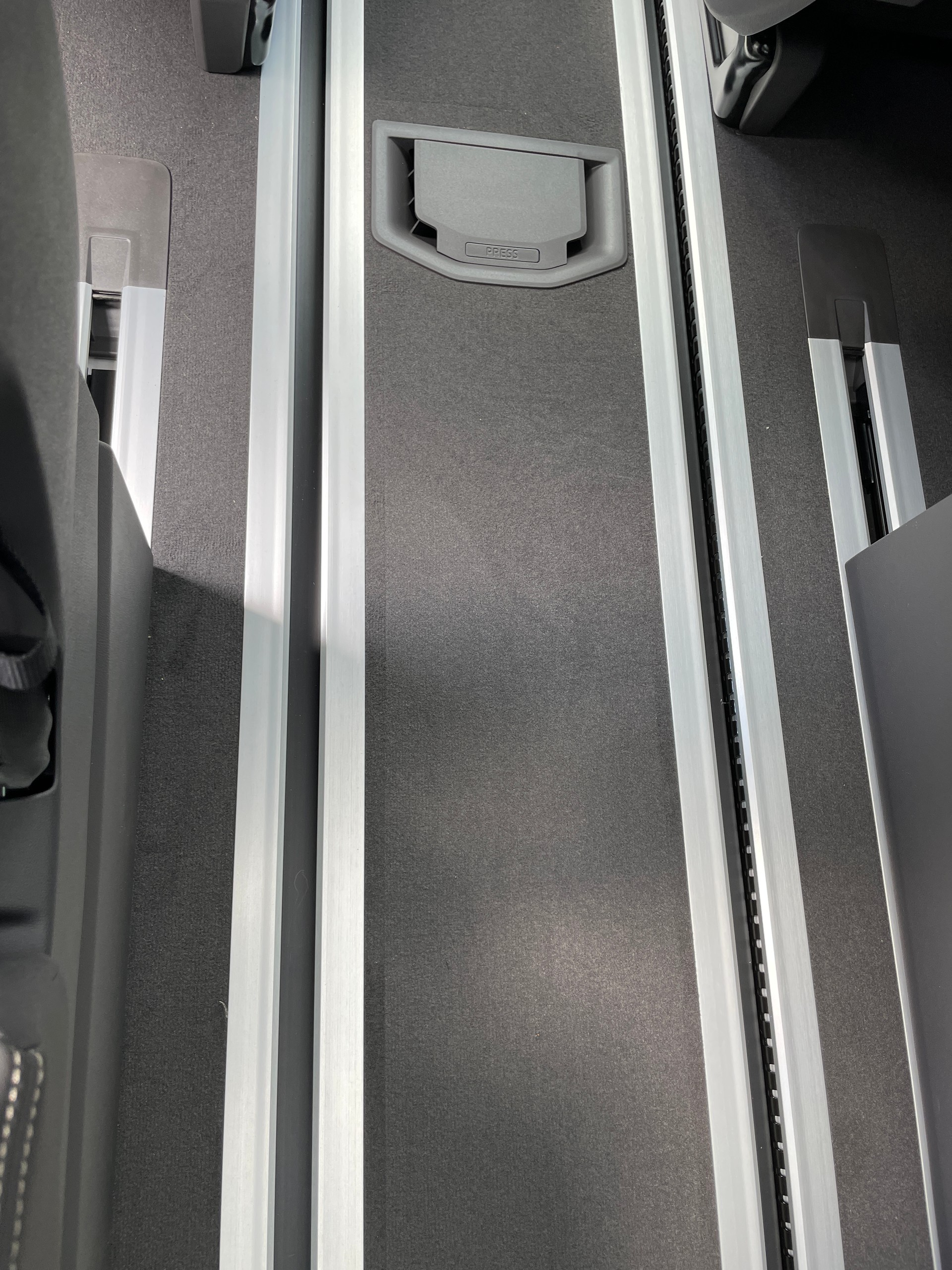 VW Multivan 1.5 eHybrid Style Lang DSG 4Motion mit AHK-image-23