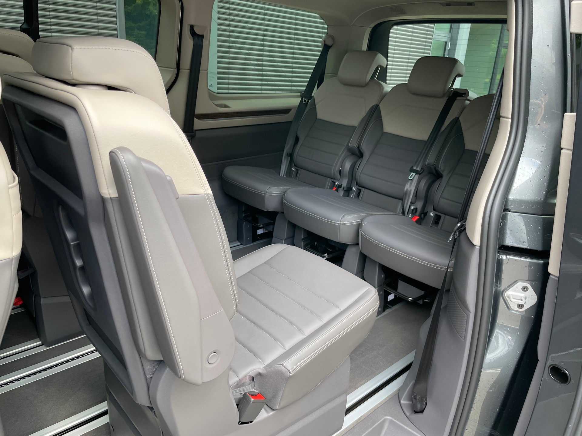 VW Multivan 1.5 eHybrid Style Lang DSG 4Motion mit AHK-image-19