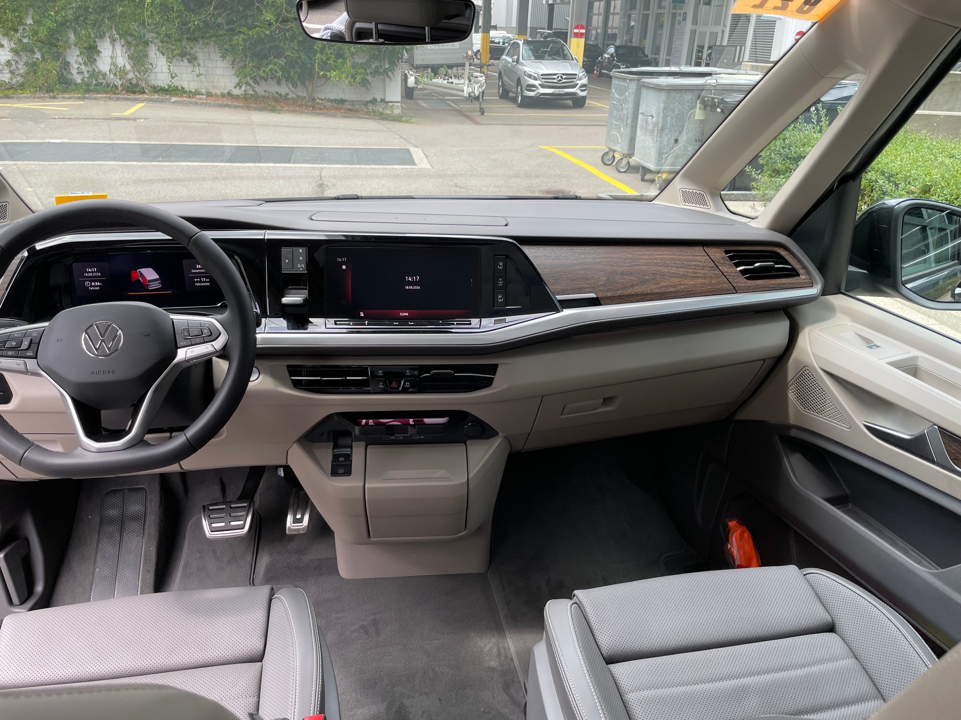 VW Multivan 1.5 eHybrid Style Lang DSG 4Motion mit AHK-image-22