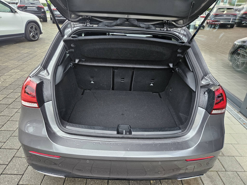 MERCEDES-BENZ A 200 4Matic AMG Line-showroom-element-3