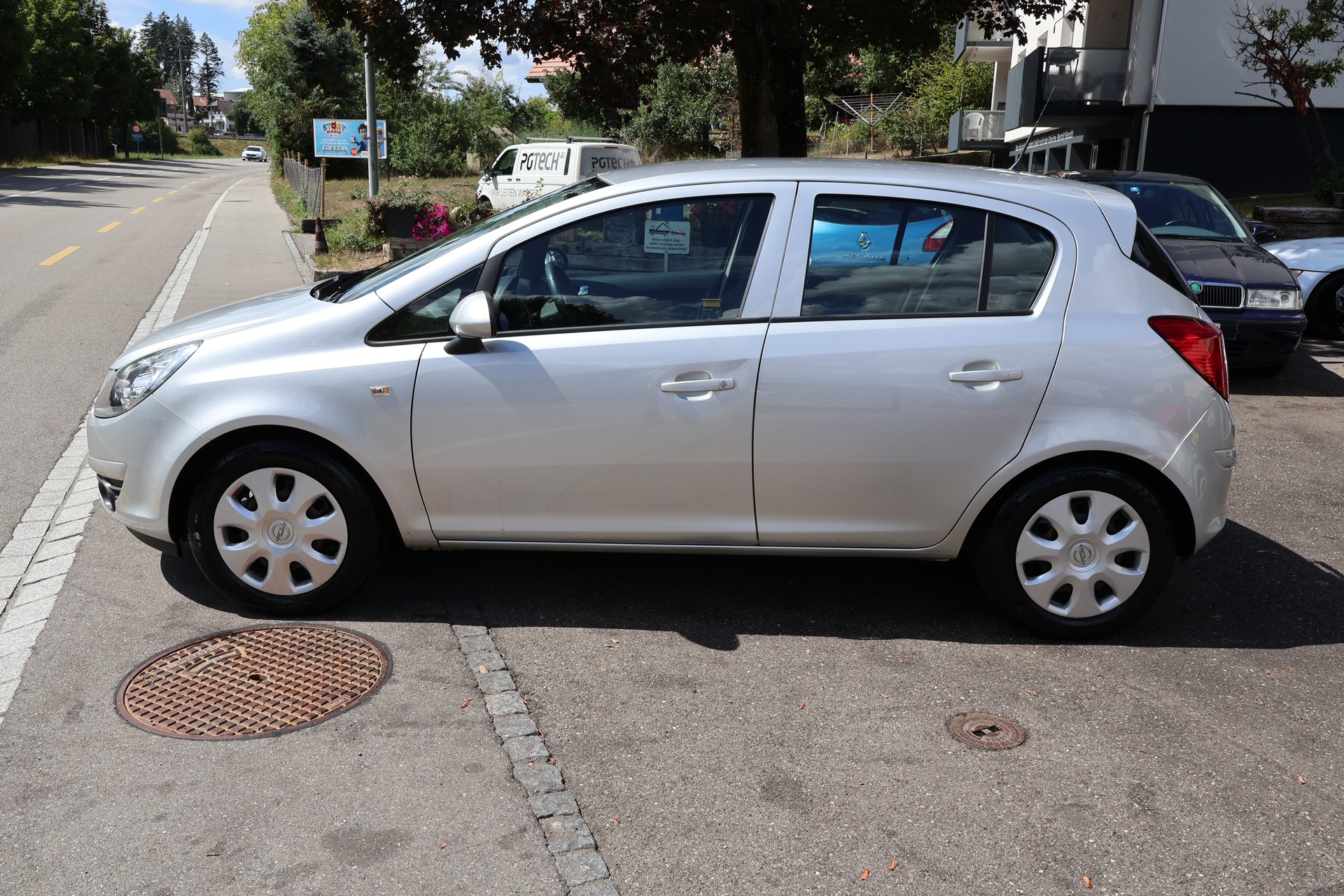 OPEL Corsa 1.4 TP Enjoy-image-5