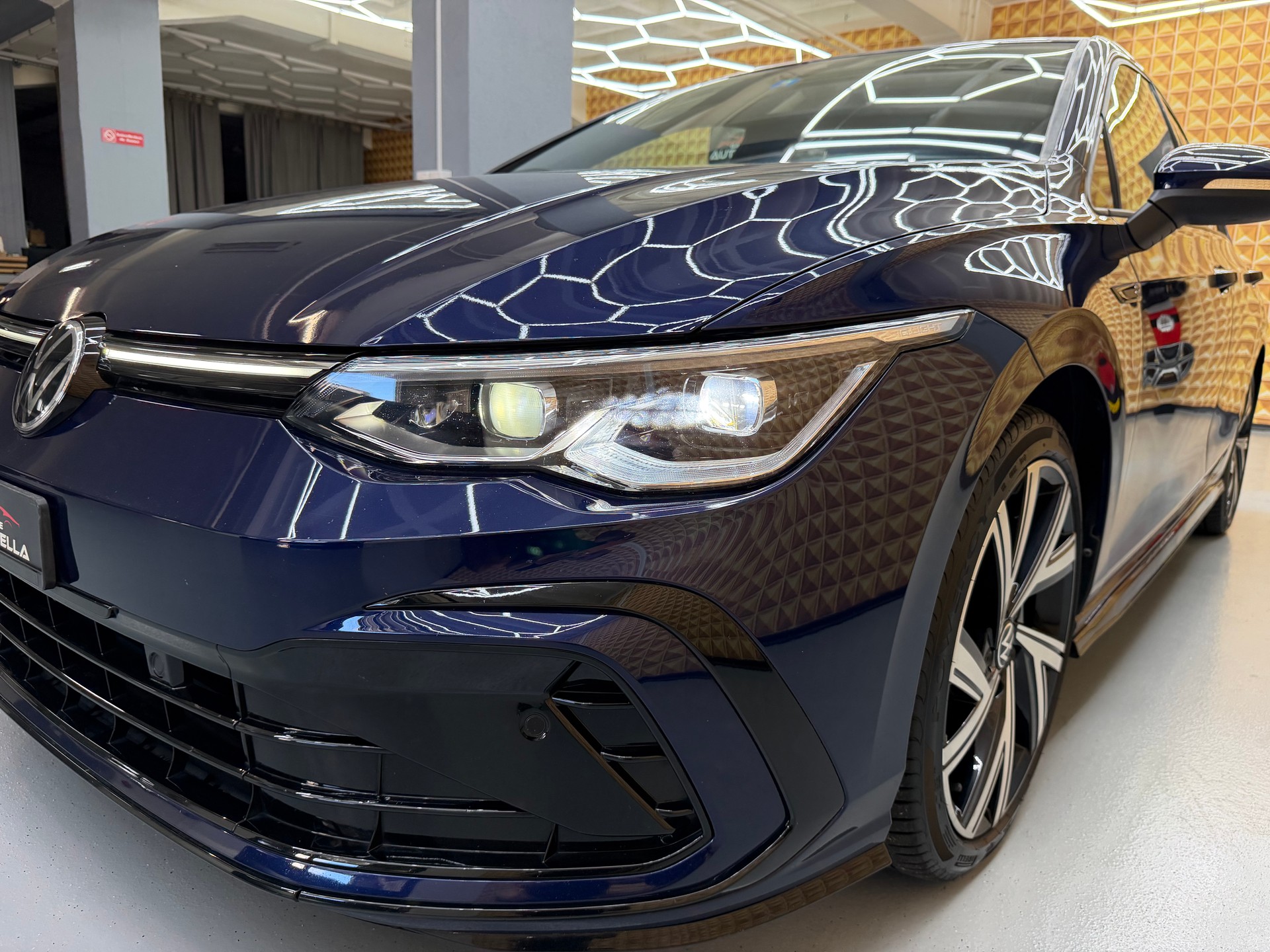 VW Golf 1.5 eTSI mHEV ACT R-Line DSG-image-13