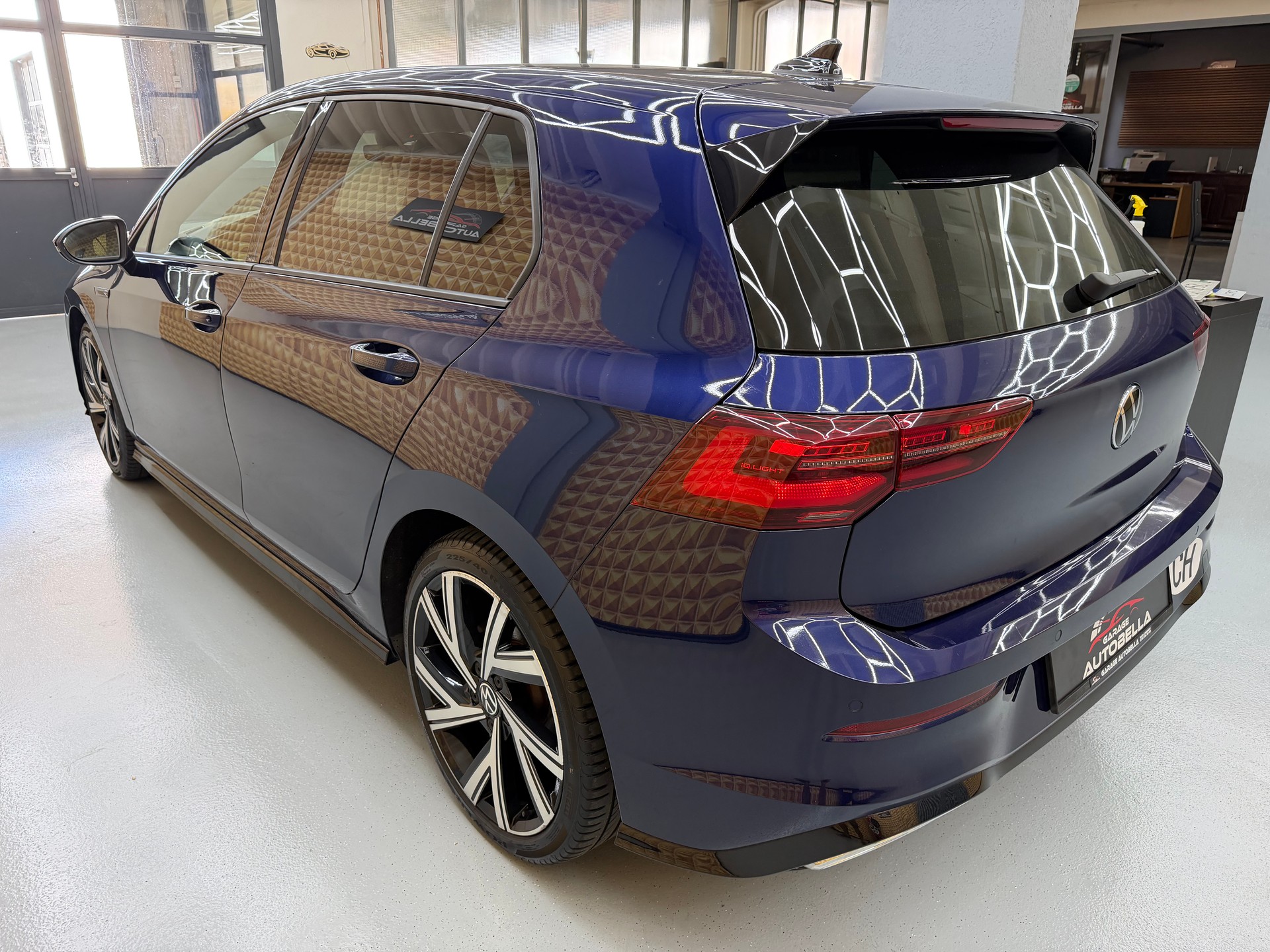 VW Golf 1.5 eTSI mHEV ACT R-Line DSG-image-6