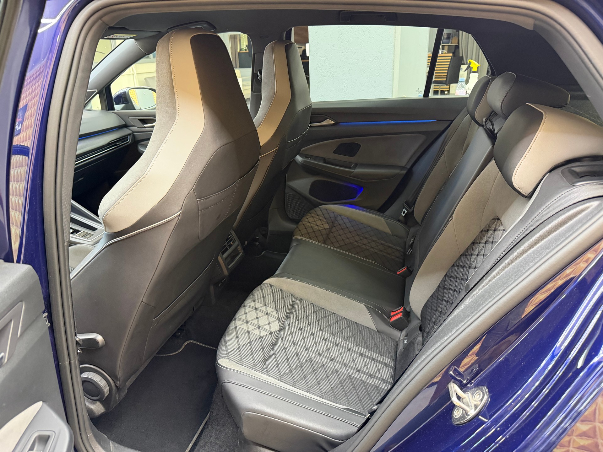 VW Golf 1.5 eTSI mHEV ACT R-Line DSG-image-8