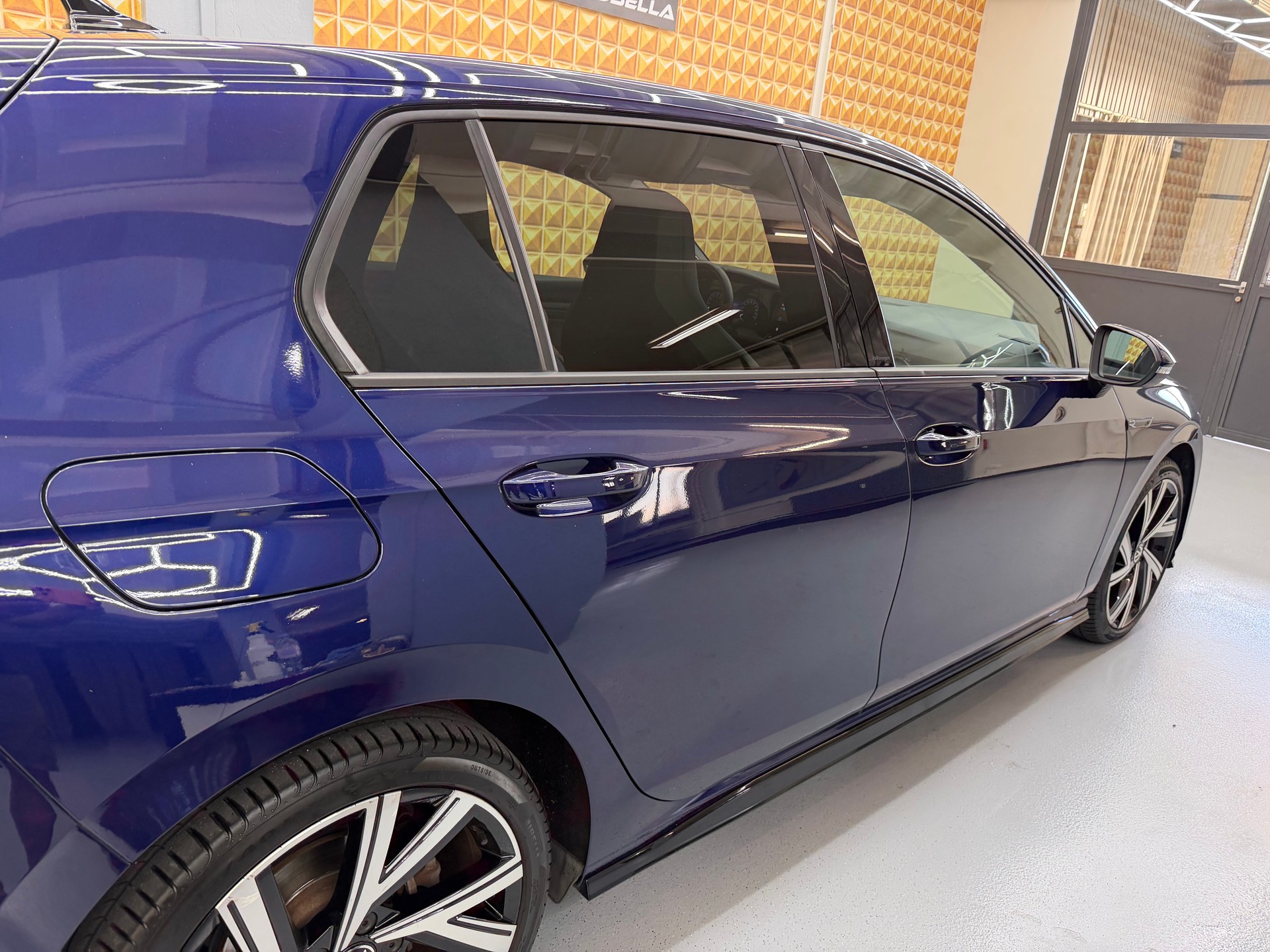 VW Golf 1.5 eTSI mHEV ACT R-Line DSG-image-4
