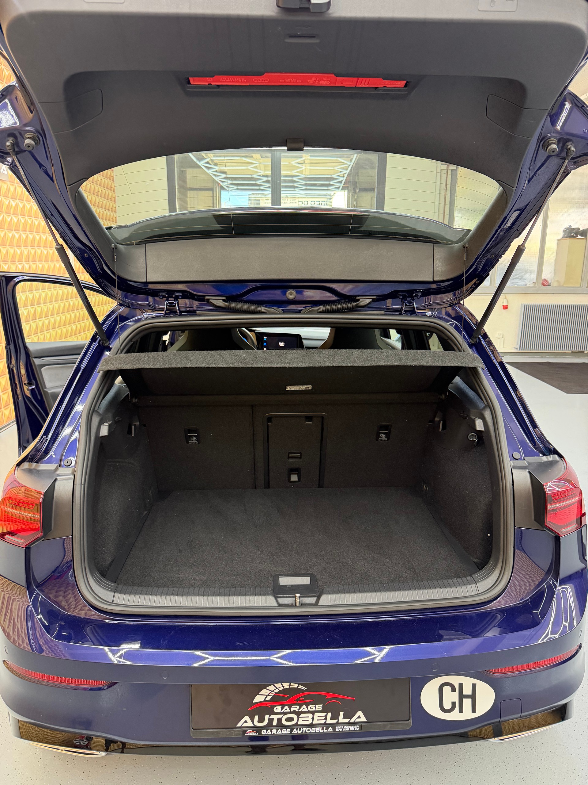 VW Golf 1.5 eTSI mHEV ACT R-Line DSG-image-10