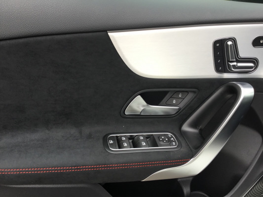 MERCEDES-BENZ A AMG 35 4Matic 8G-DCT-image-9