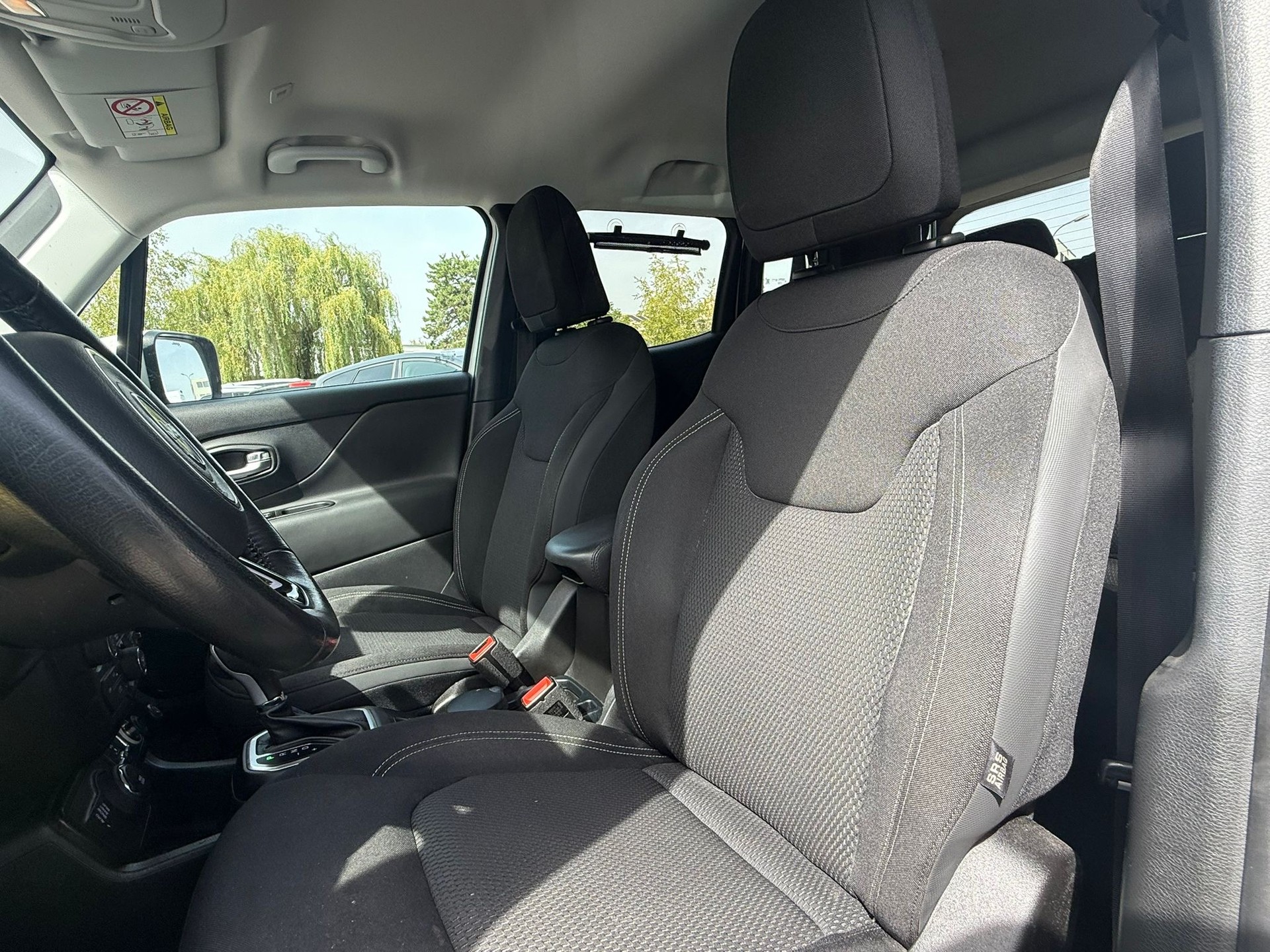 JEEP Renegade 1.3 Turbo Limited AWD-image-7