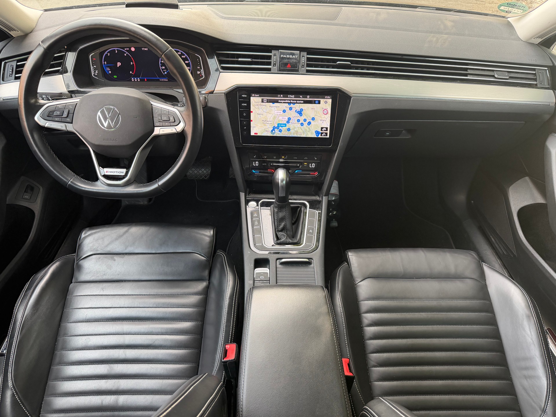 VW Passat 2.0 TDI BMT Elegance 4Motion DSG-image-8