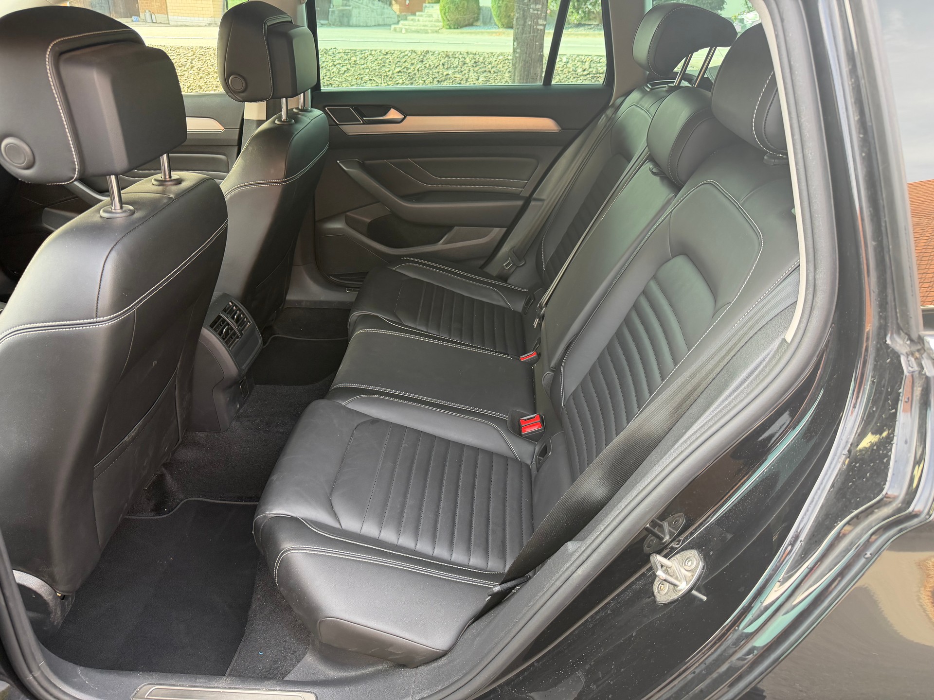 VW Passat 2.0 TDI BMT Elegance 4Motion DSG-image-7