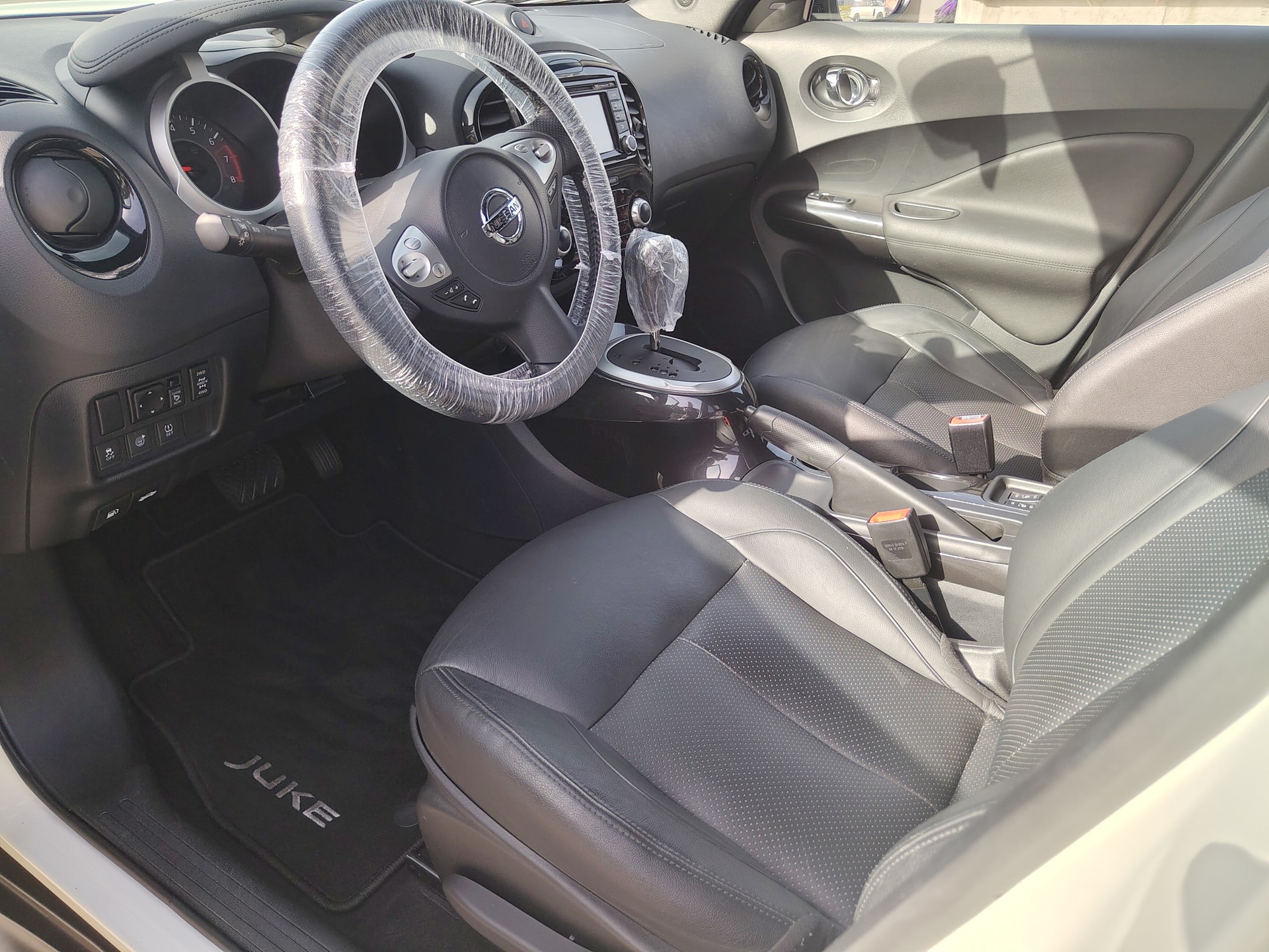 NISSAN Juke 1.6 DIG-T Swiss Edition 4x4 Xtronic M-CVT-image-4