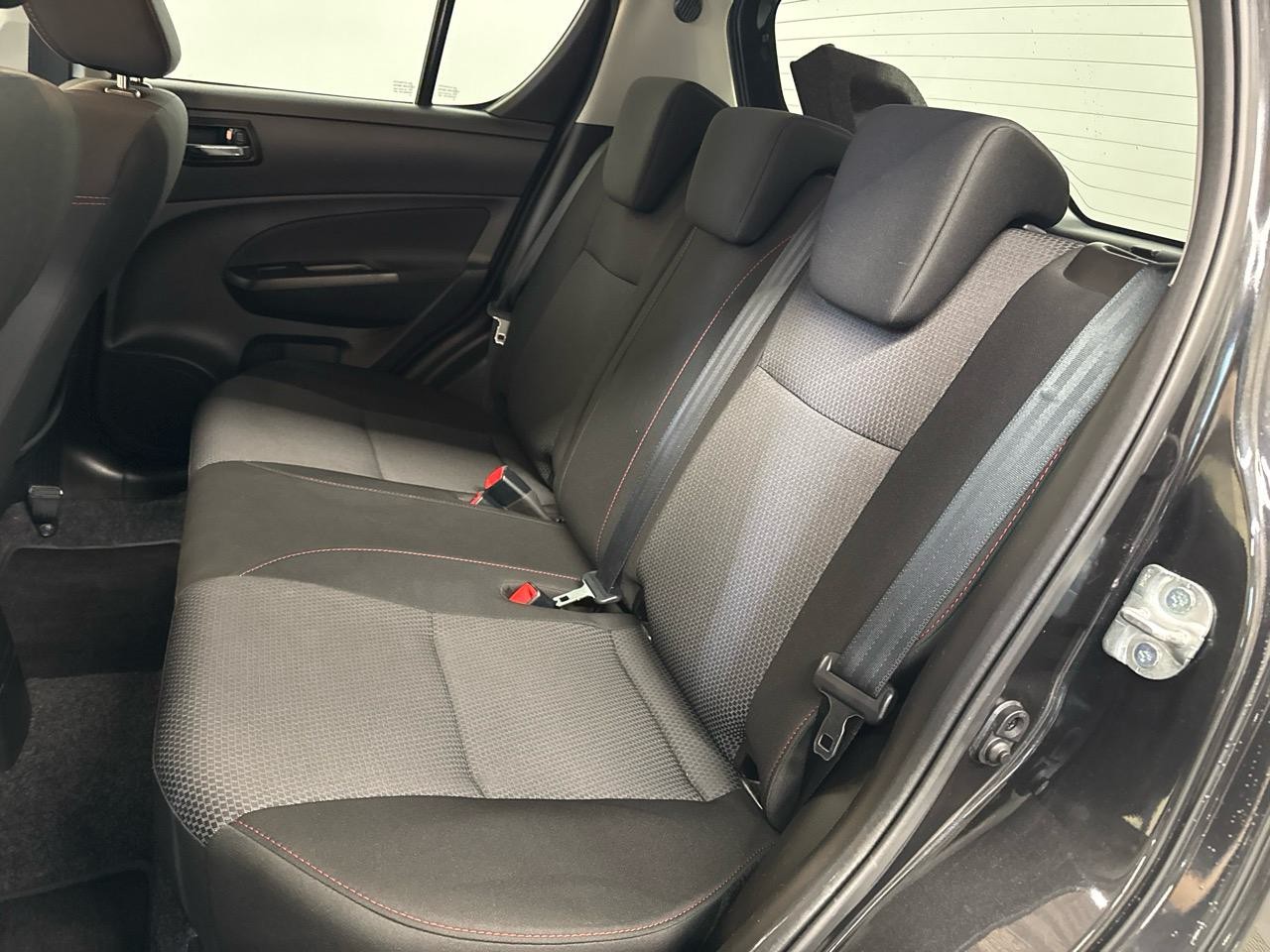 SUZUKI Swift 1.6i 16V Sport Sergio Cellano-image-7