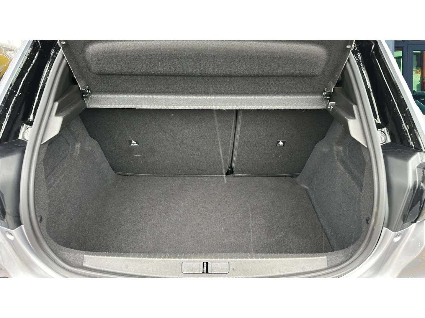 PEUGEOT 208 1.2 MHEV 145 GT-image-13