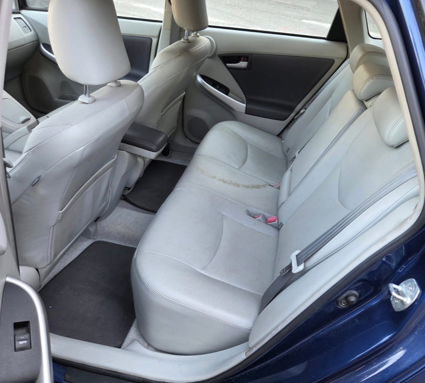 TOYOTA Prius 1.8 16V HSD Sol Premium-image-9