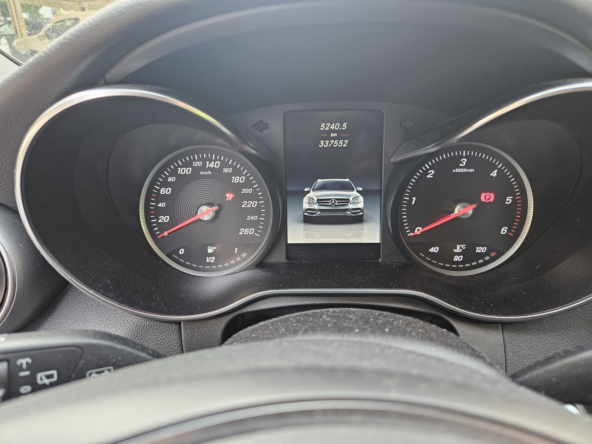 MERCEDES-BENZ C 220 BlueTEC Swiss Star Avantgarde 7G-Tronic-image-9