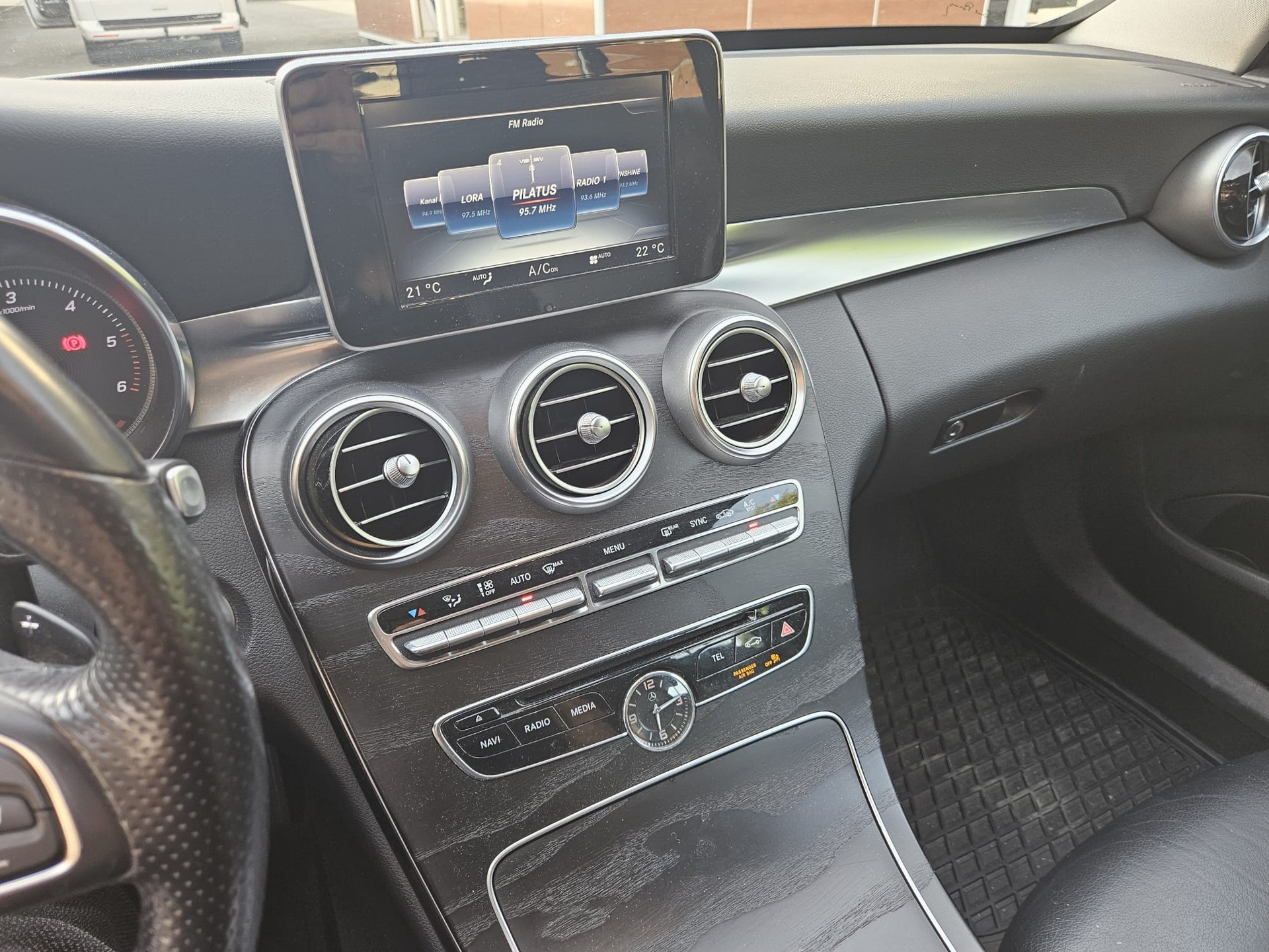 MERCEDES-BENZ C 220 BlueTEC Swiss Star Avantgarde 7G-Tronic-image-6