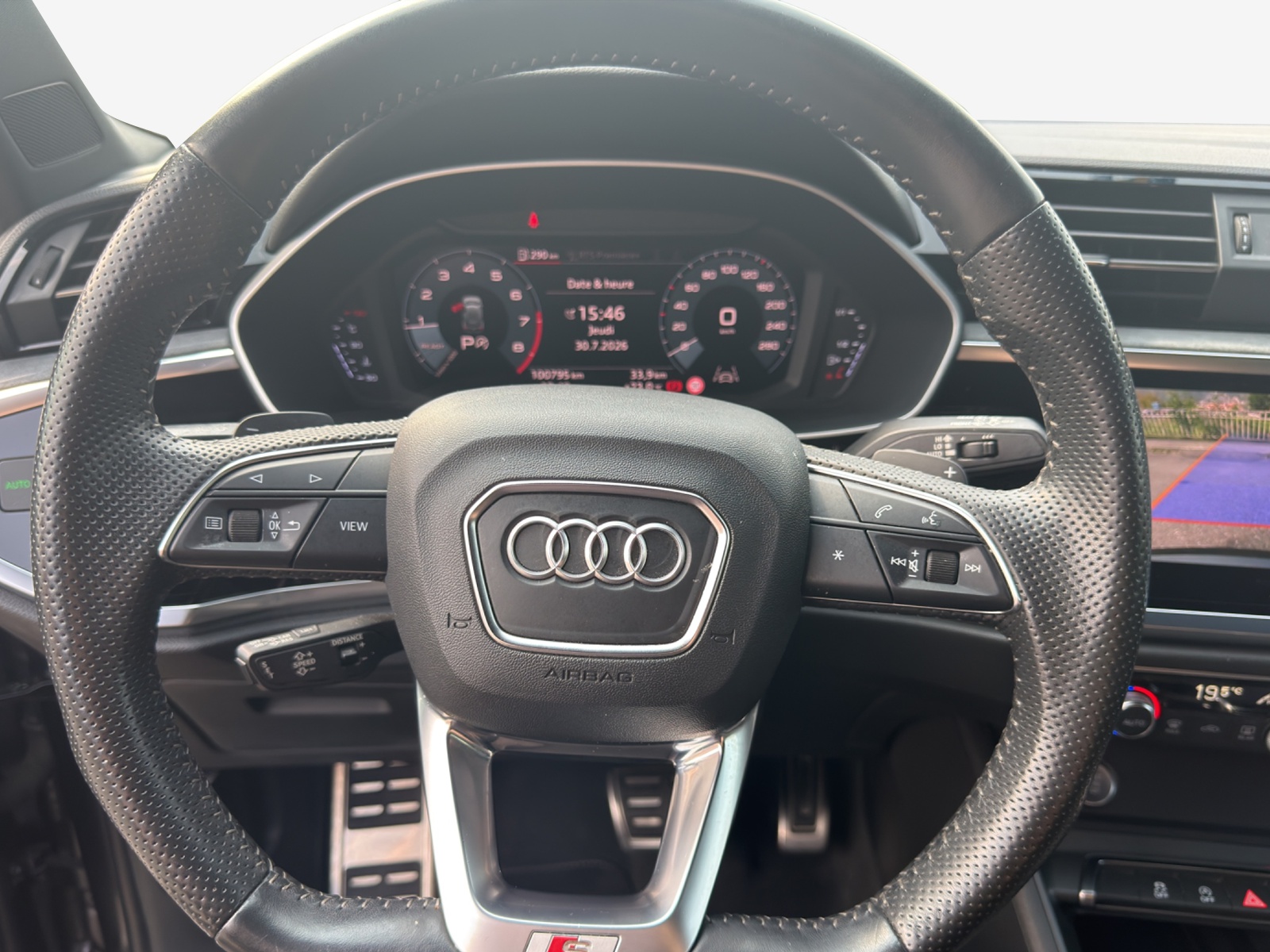 AUDI Q3 40 TFSI S line quattro S-tronic-image-9
