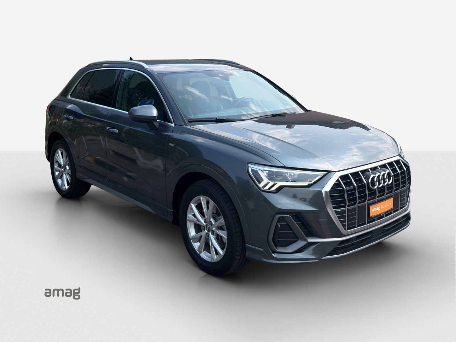 AUDI Q3 40 TFSI S line quattro S-tronic-image-5