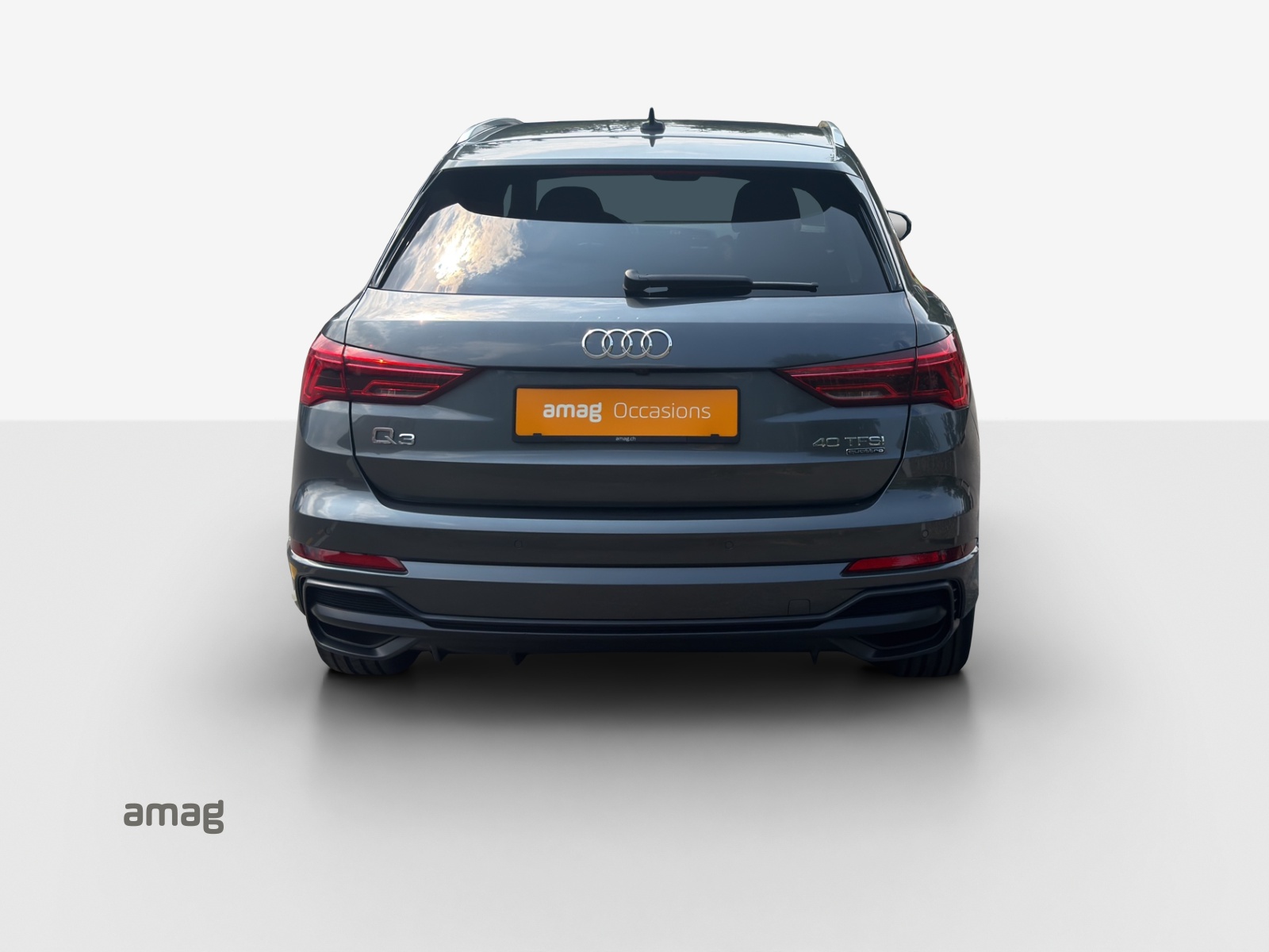 AUDI Q3 40 TFSI S line quattro S-tronic-showroom-element-3