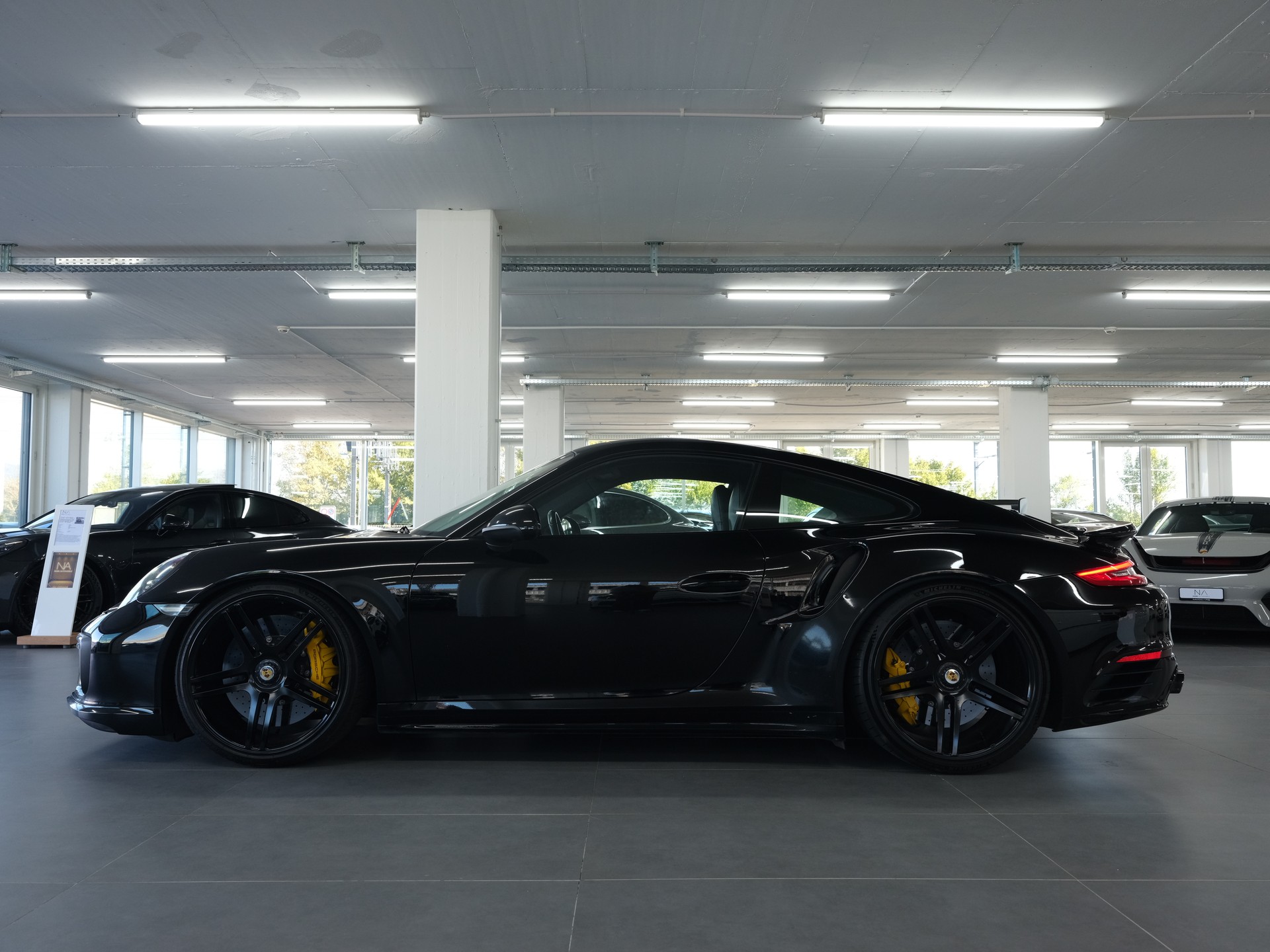 PORSCHE 911 Turbo S PDK *Sportabgassanlage* *Sportack* *Sport Chrono*-image-8