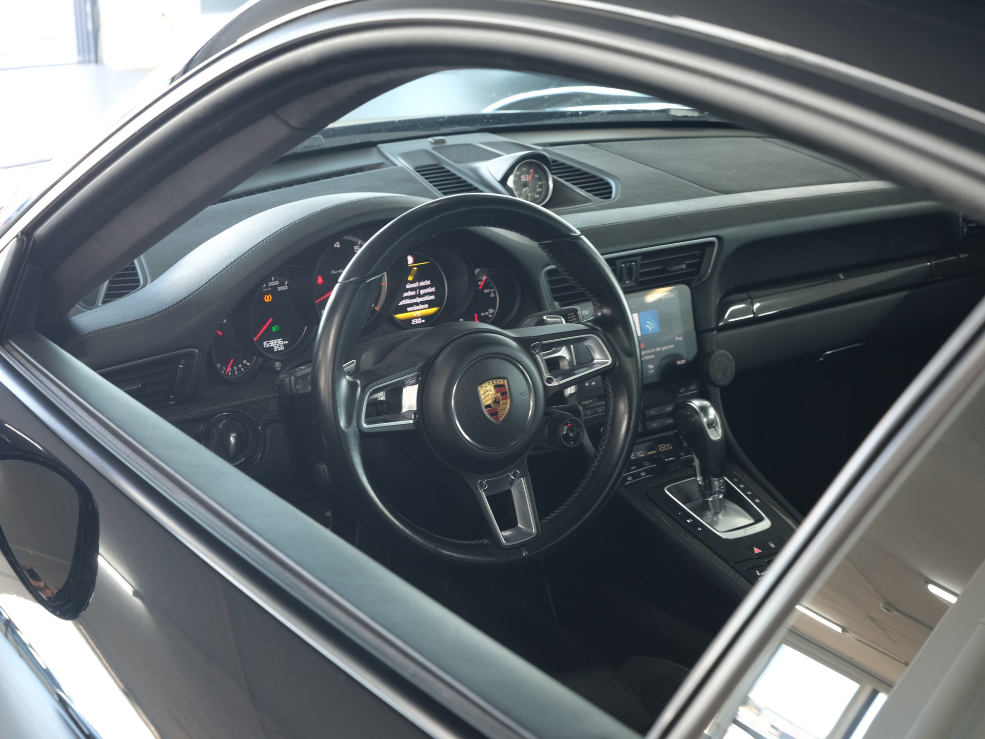PORSCHE 911 Turbo S PDK *Sportabgassanlage* *Sportack* *Sport Chrono*-image-24