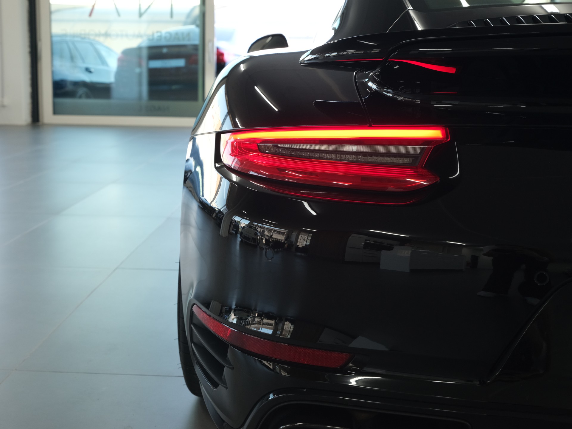 PORSCHE 911 Turbo S PDK *Sportabgassanlage* *Sportack* *Sport Chrono*-image-18
