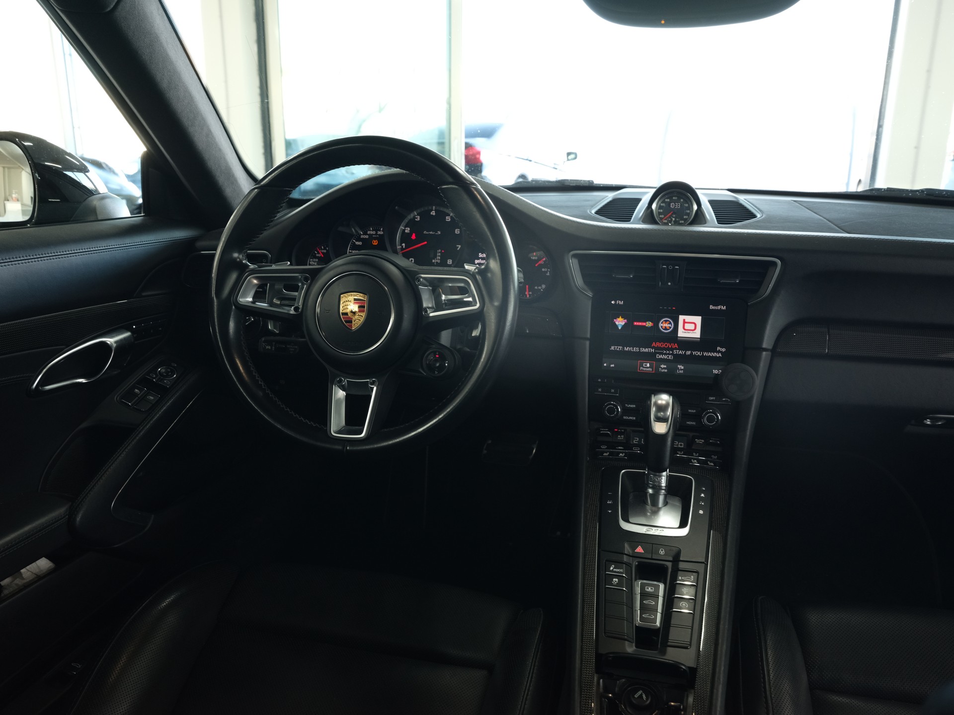 PORSCHE 911 Turbo S PDK *Sportabgassanlage* *Sportack* *Sport Chrono*-image-28