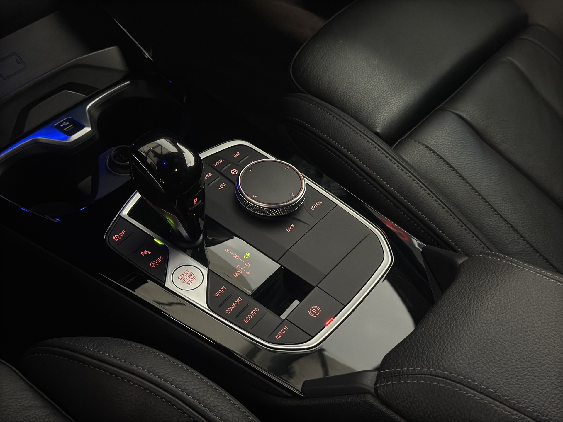 BMW 120i M Sport Steptronic-image-13