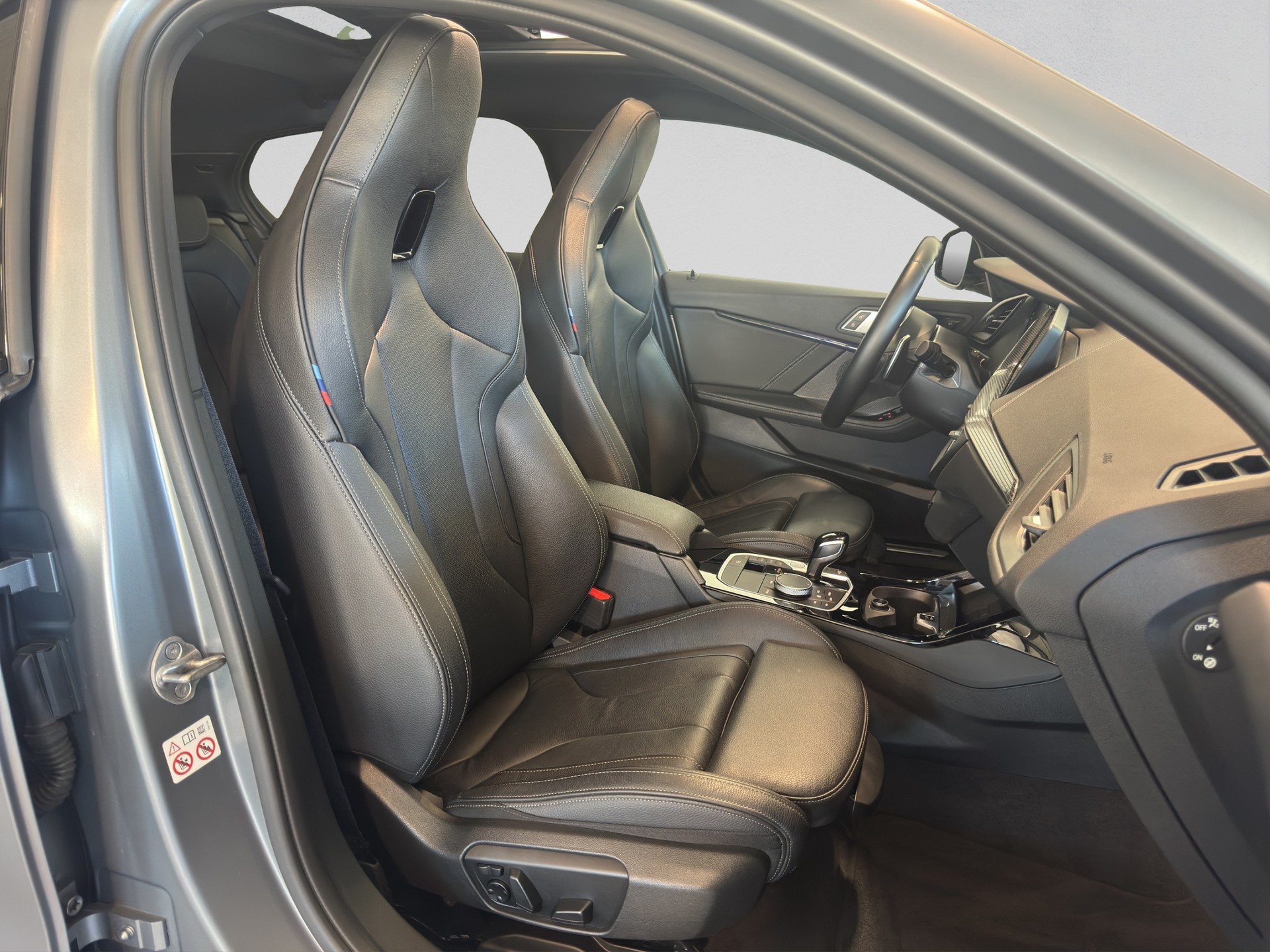 BMW 120i M Sport Steptronic-image-15