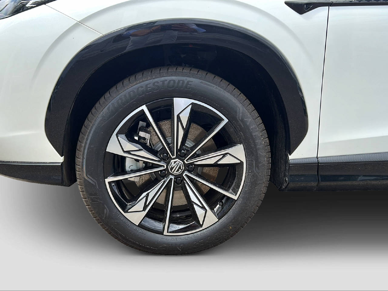 MG HS 1.5 Hybrid Luxury-image-8
