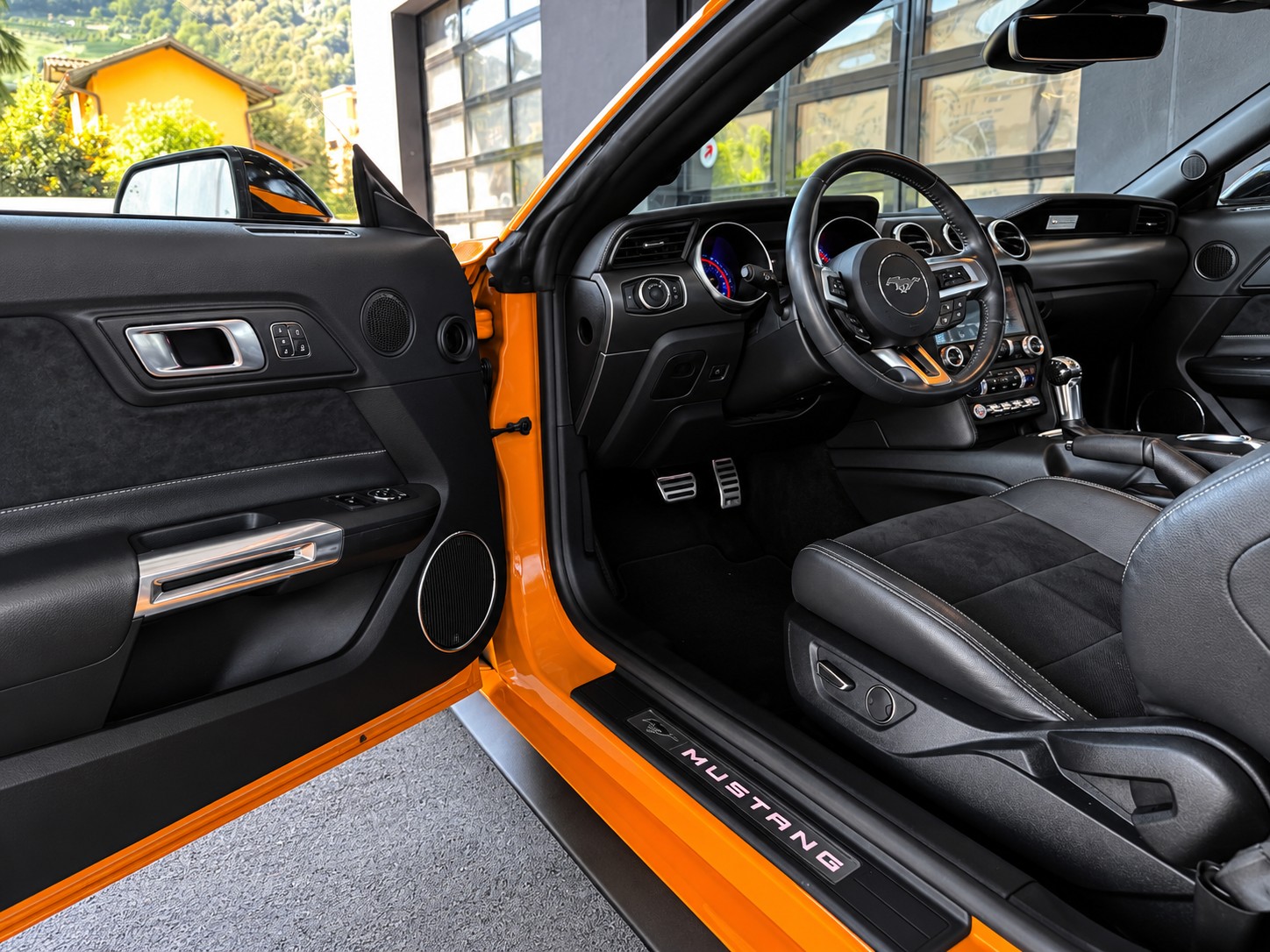 FORD Mustang Fastback 2.3 Automat Mach-1 (Replica)-image-10